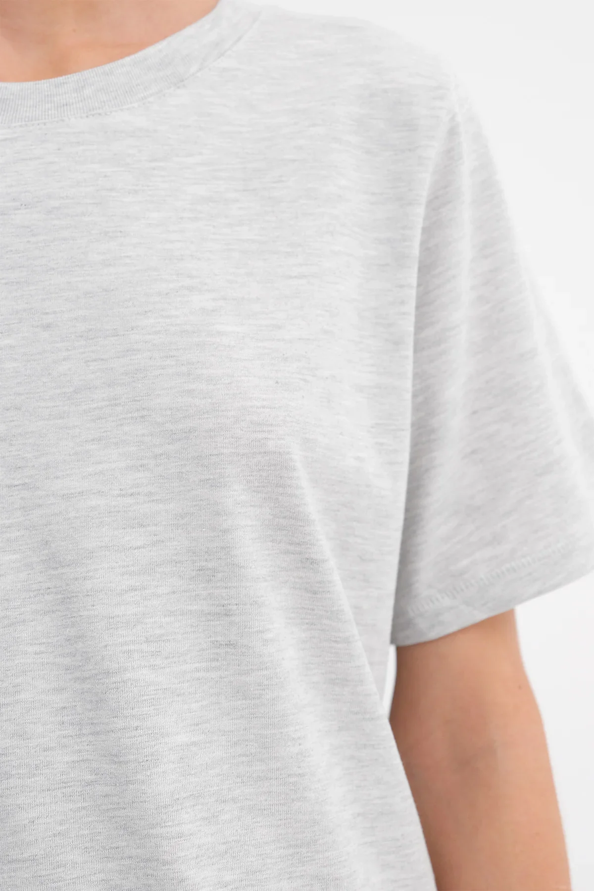 Crew Neck Basic T-shirt - Image 80