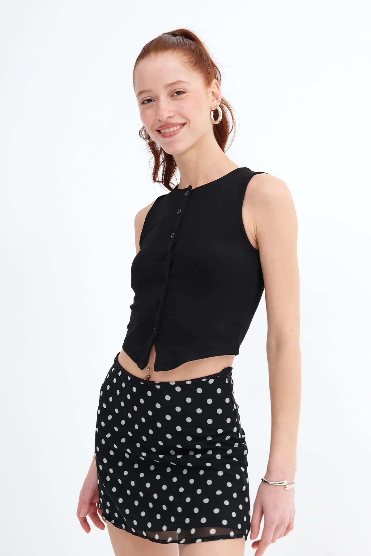 Crew Neck Buttoned Vest - Image 14