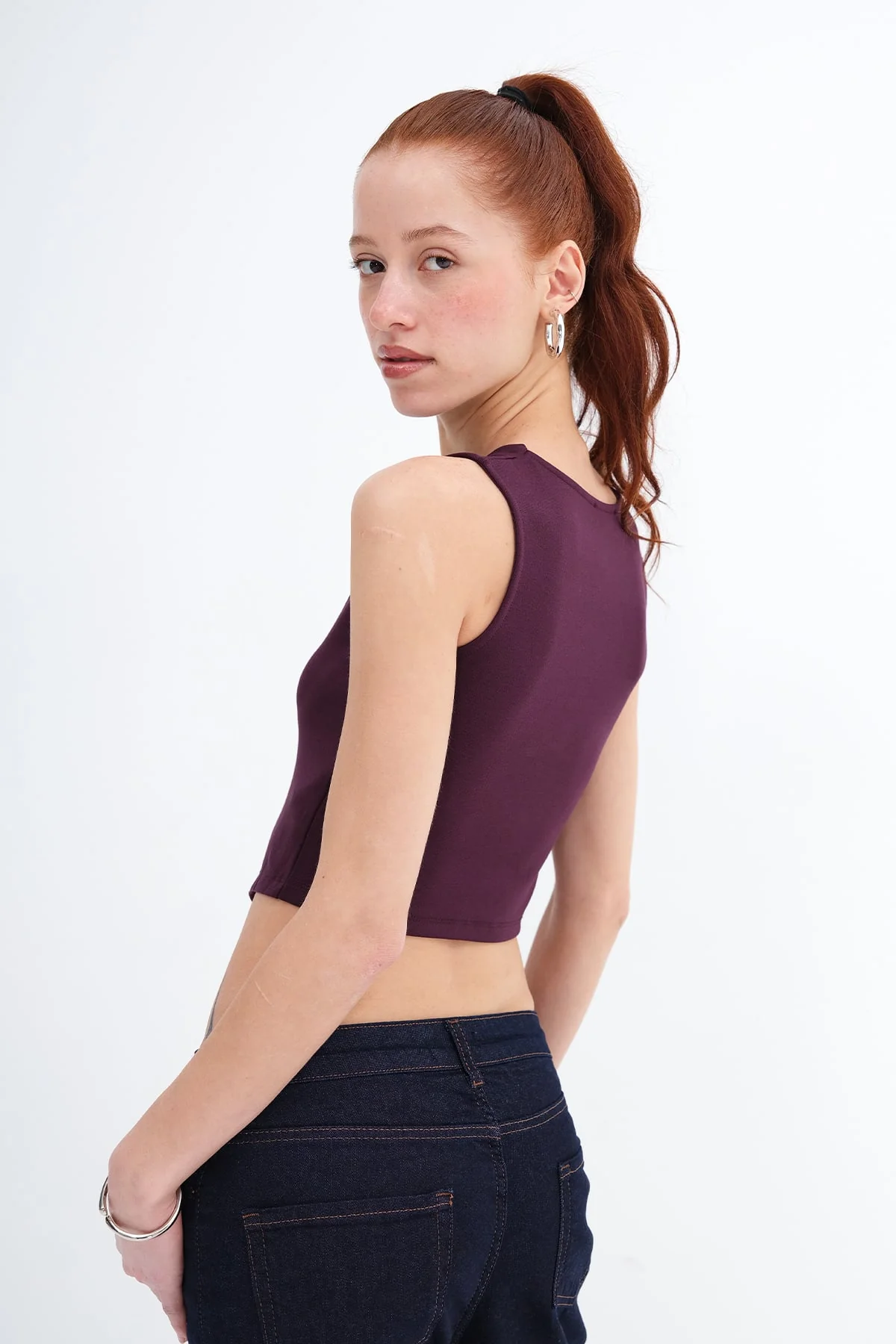 Crew Neck Buttoned Vest - Image 15