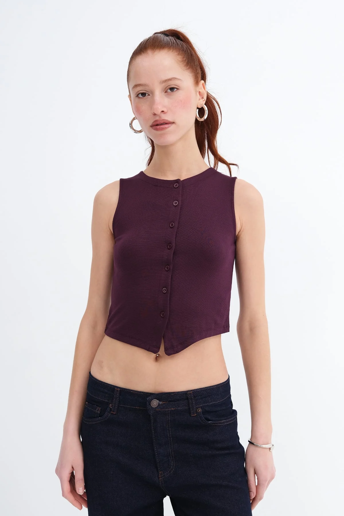 Crew Neck Buttoned Vest - Image 7