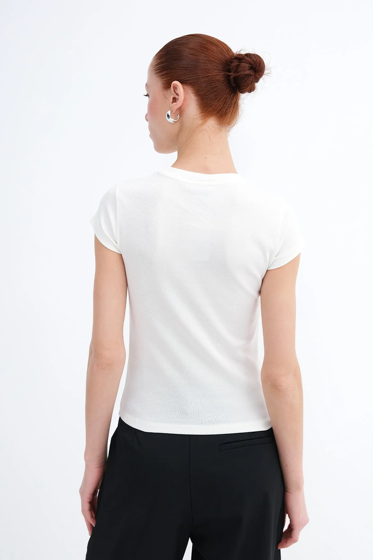 Crew Neck Embellished T-shirt - Image 11