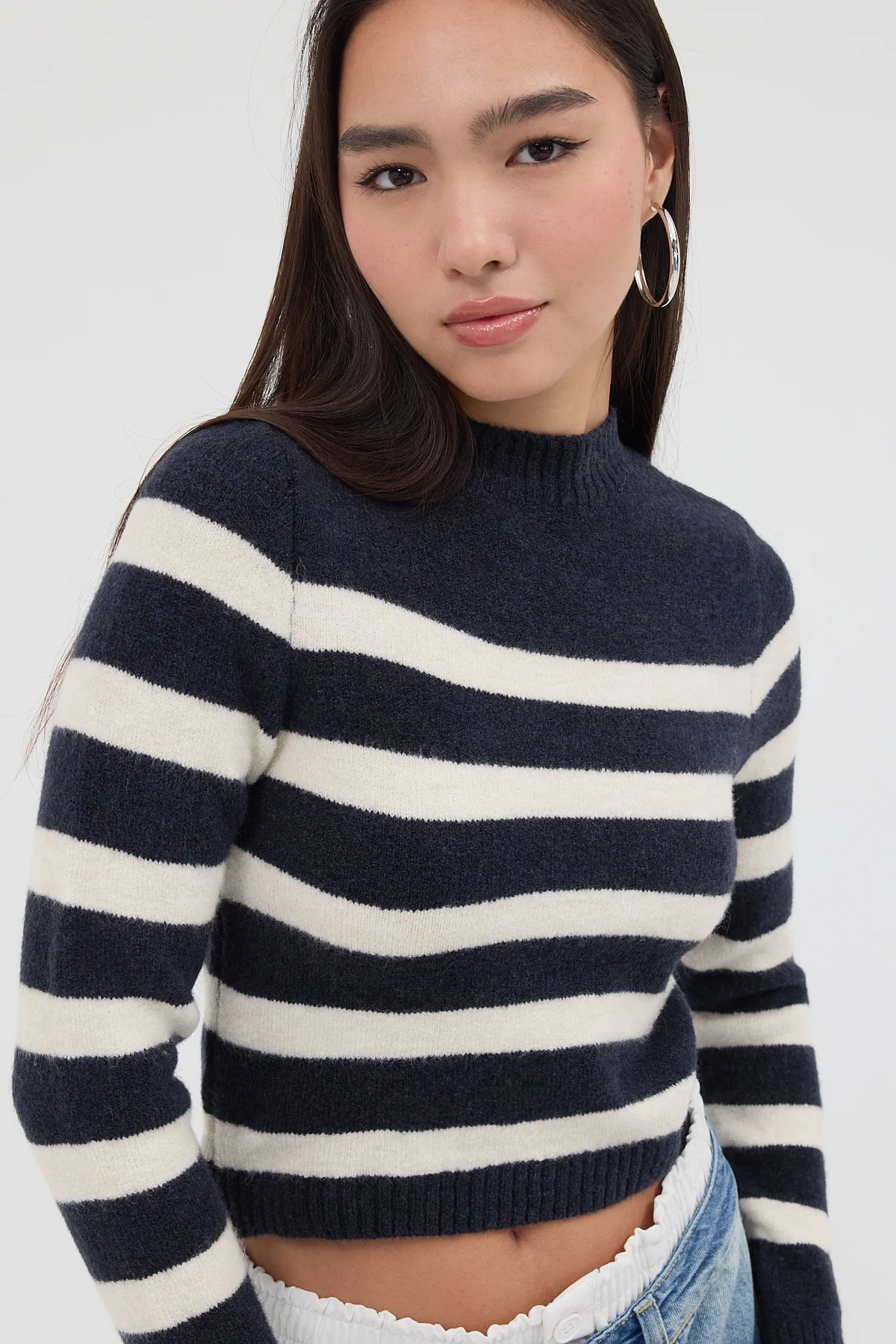 High Collar Striped Knitwear Sweater - Image 4