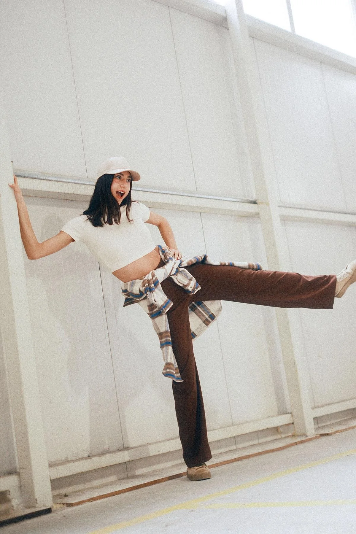 High-Waisted Wide Leg Trousers - Image 7
