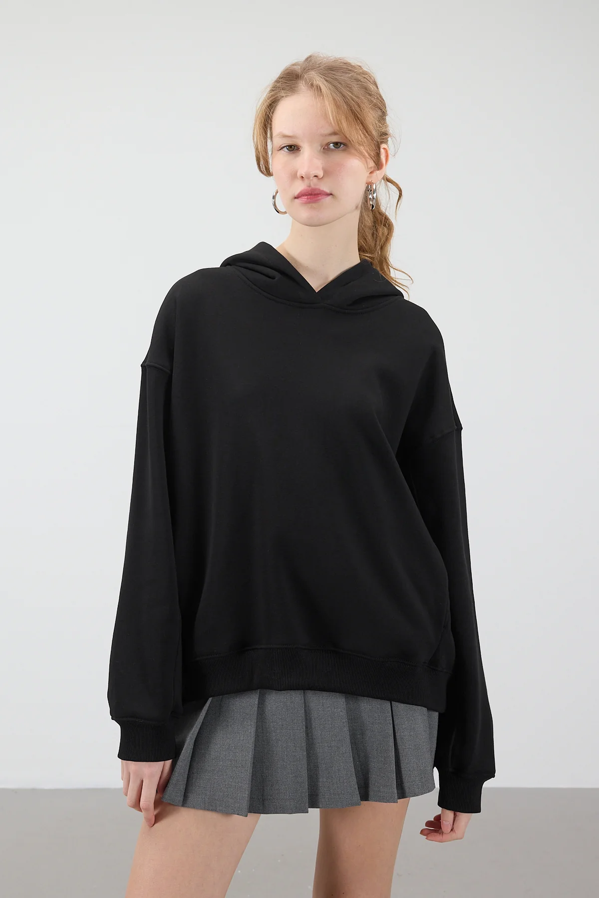 Hooded Ribbon Sweatshirt - Image 18