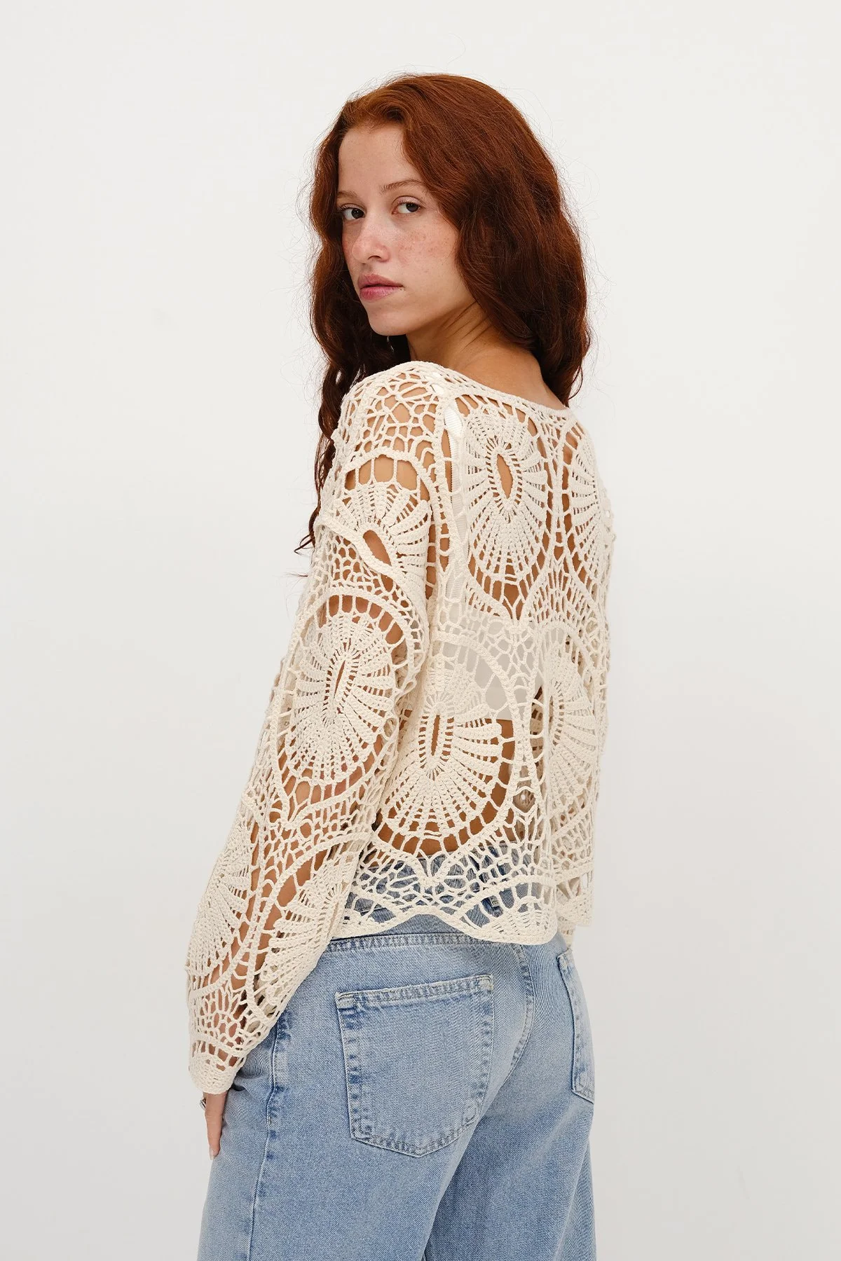 Lace Detailed Blouse With Round Neck - Image 10