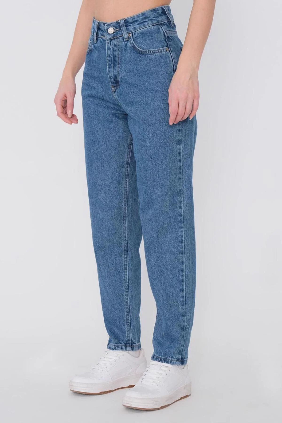 Mom Fit Jeans - Image 14