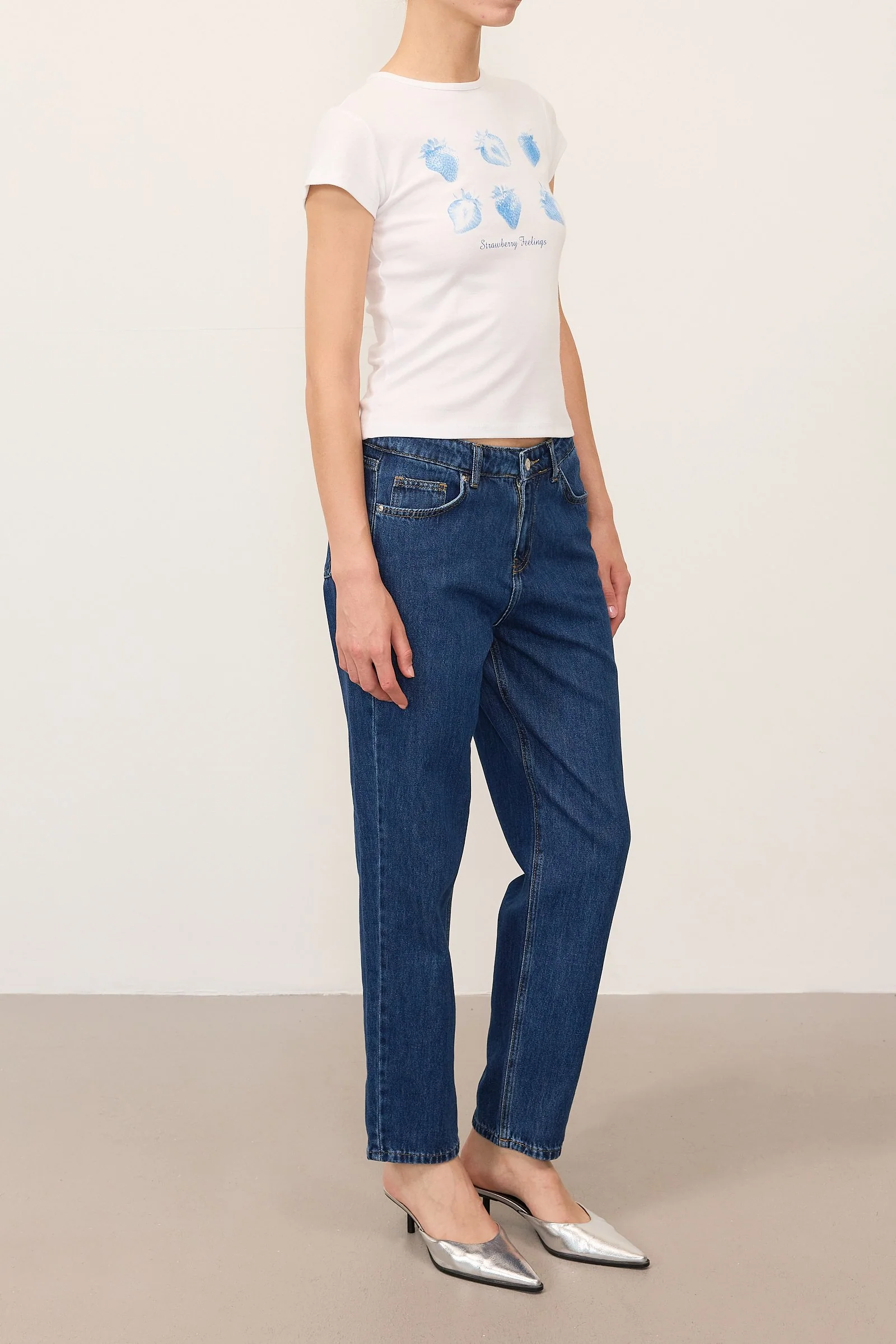Mom Fit Jeans - Image 19