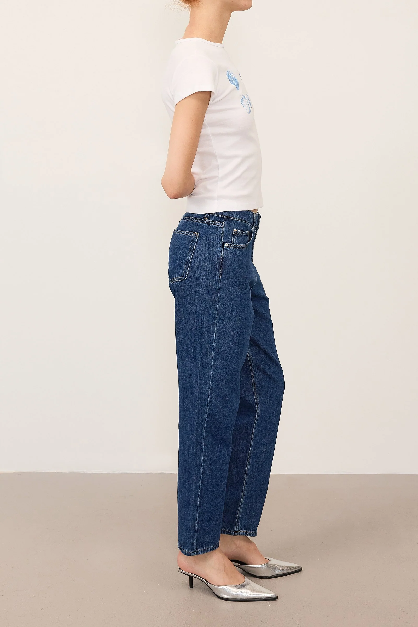 Mom Fit Jeans - Image 21