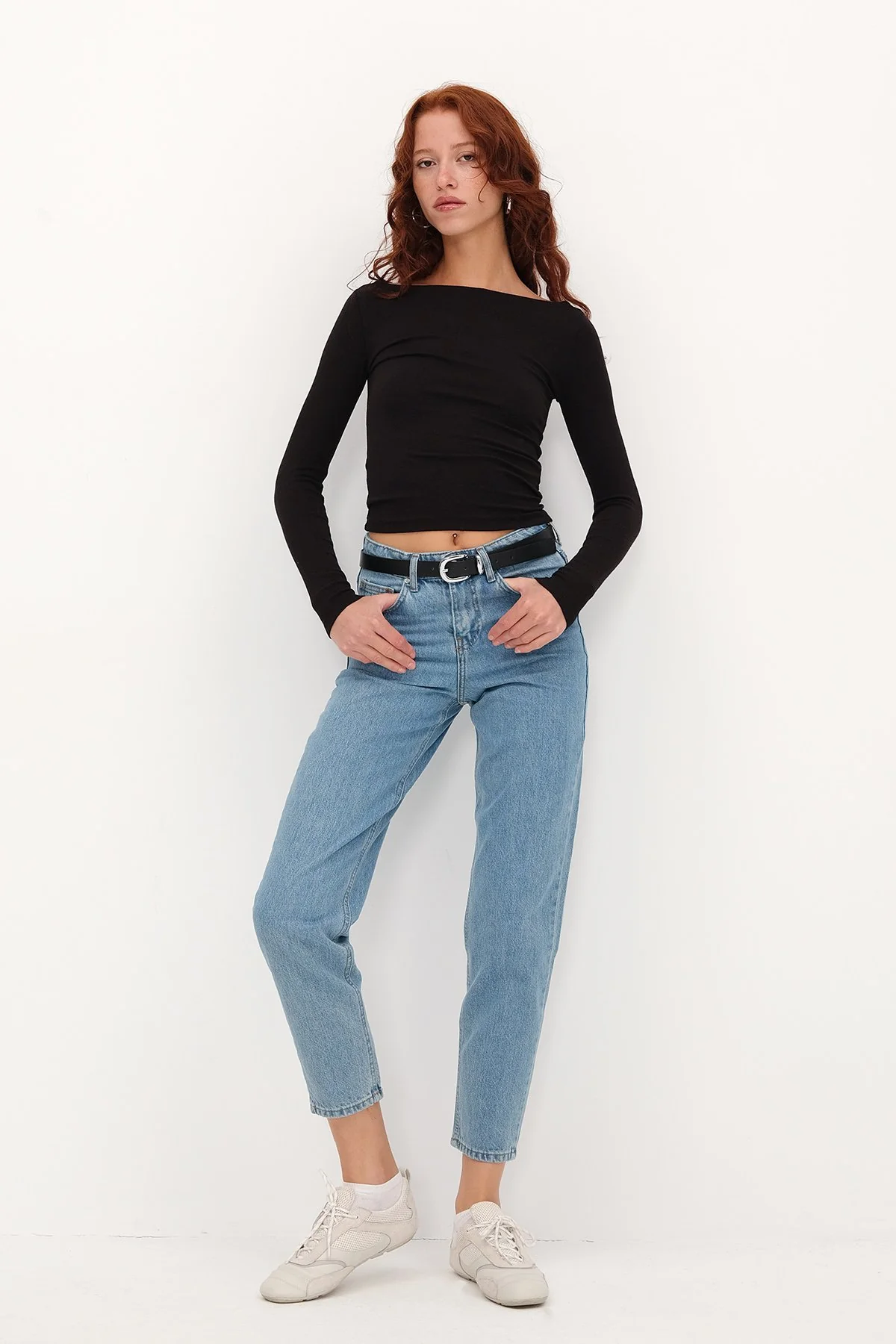 Mom Fit Jeans - Image 23