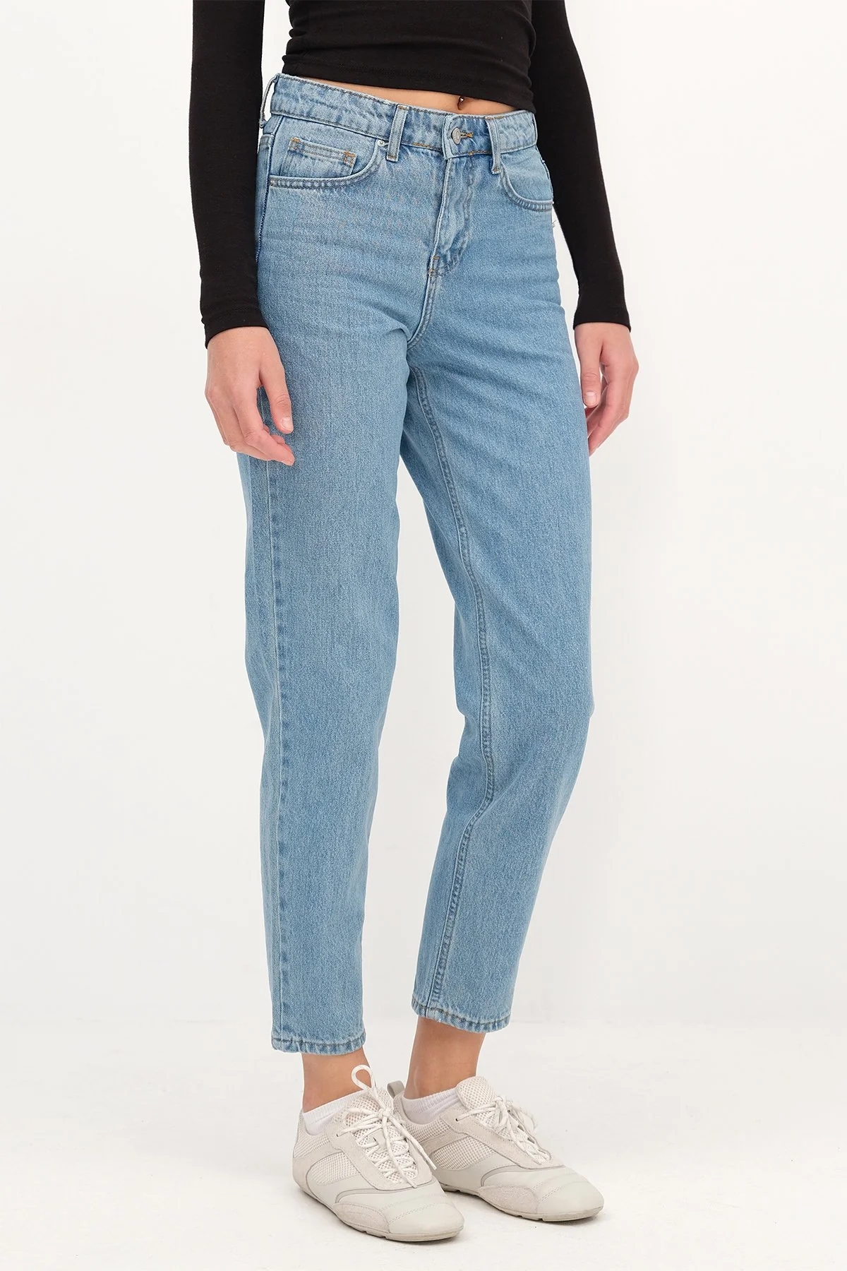 Mom Fit Jeans - Image 26