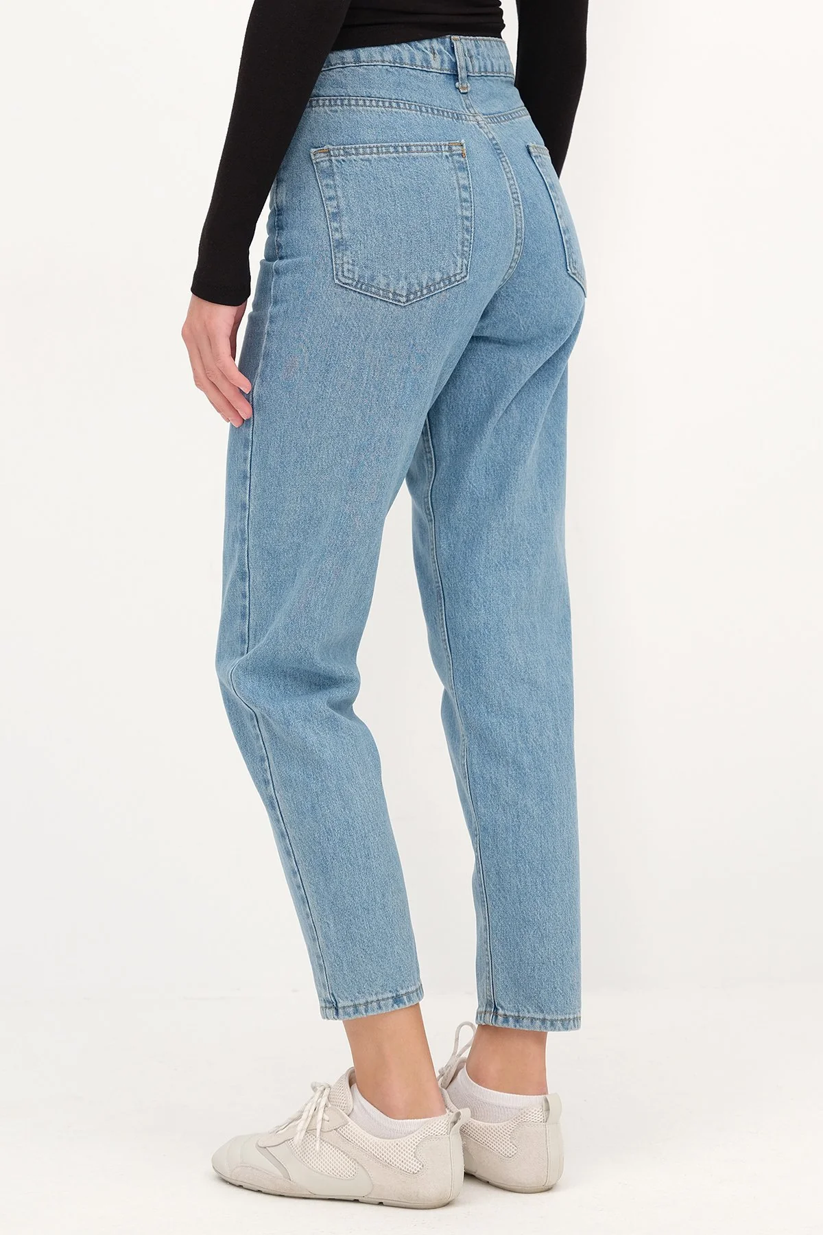 Mom Fit Jeans - Image 28