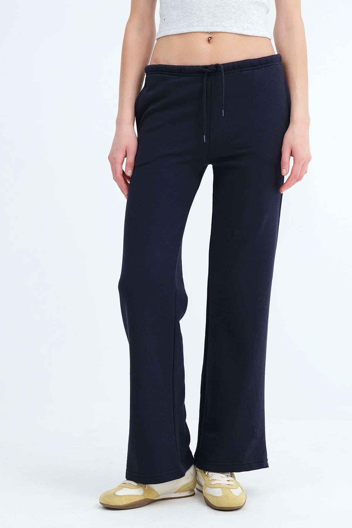 Pocketed Wide Leg Sweatpants - Image 13