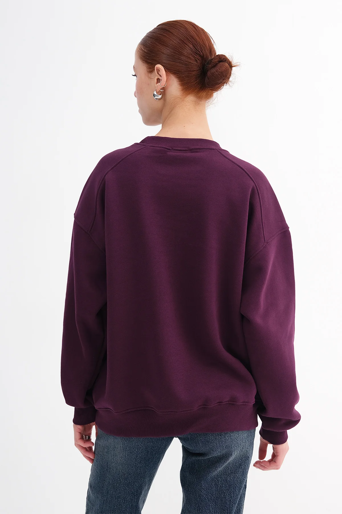 Round Neck Basic Sweatshirt - Image 11