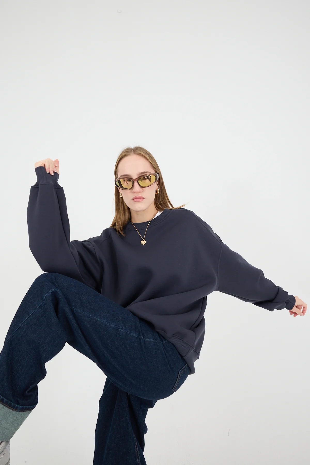 Round Neck Basic Sweatshirt - Image 13