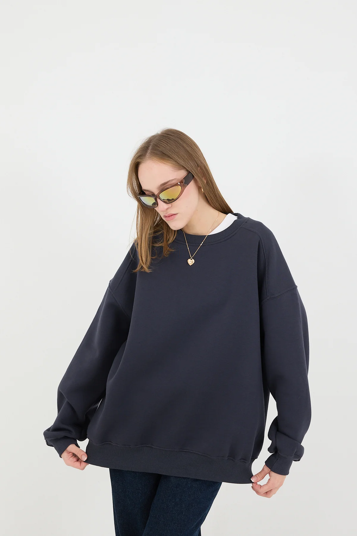 Round Neck Basic Sweatshirt - Image 15