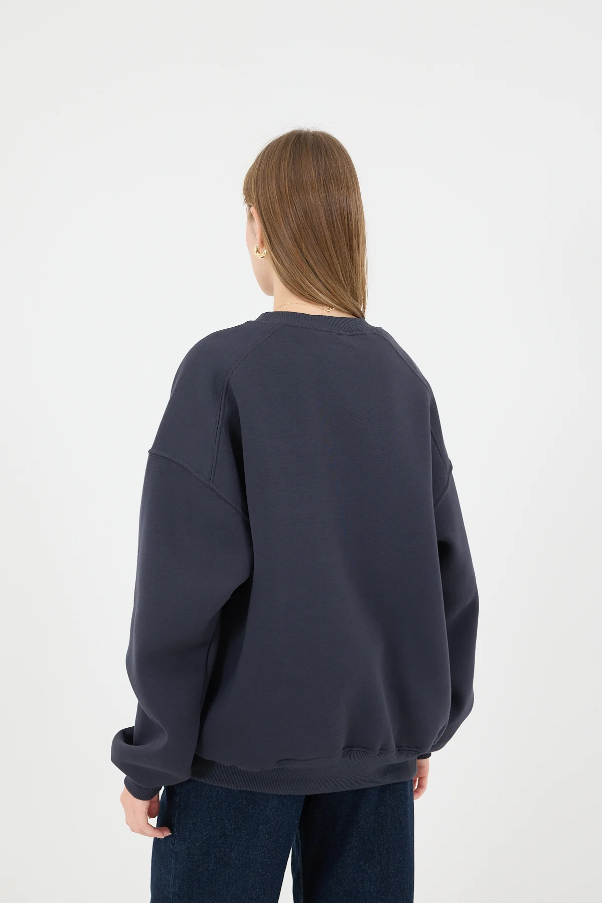 Round Neck Basic Sweatshirt - Image 17