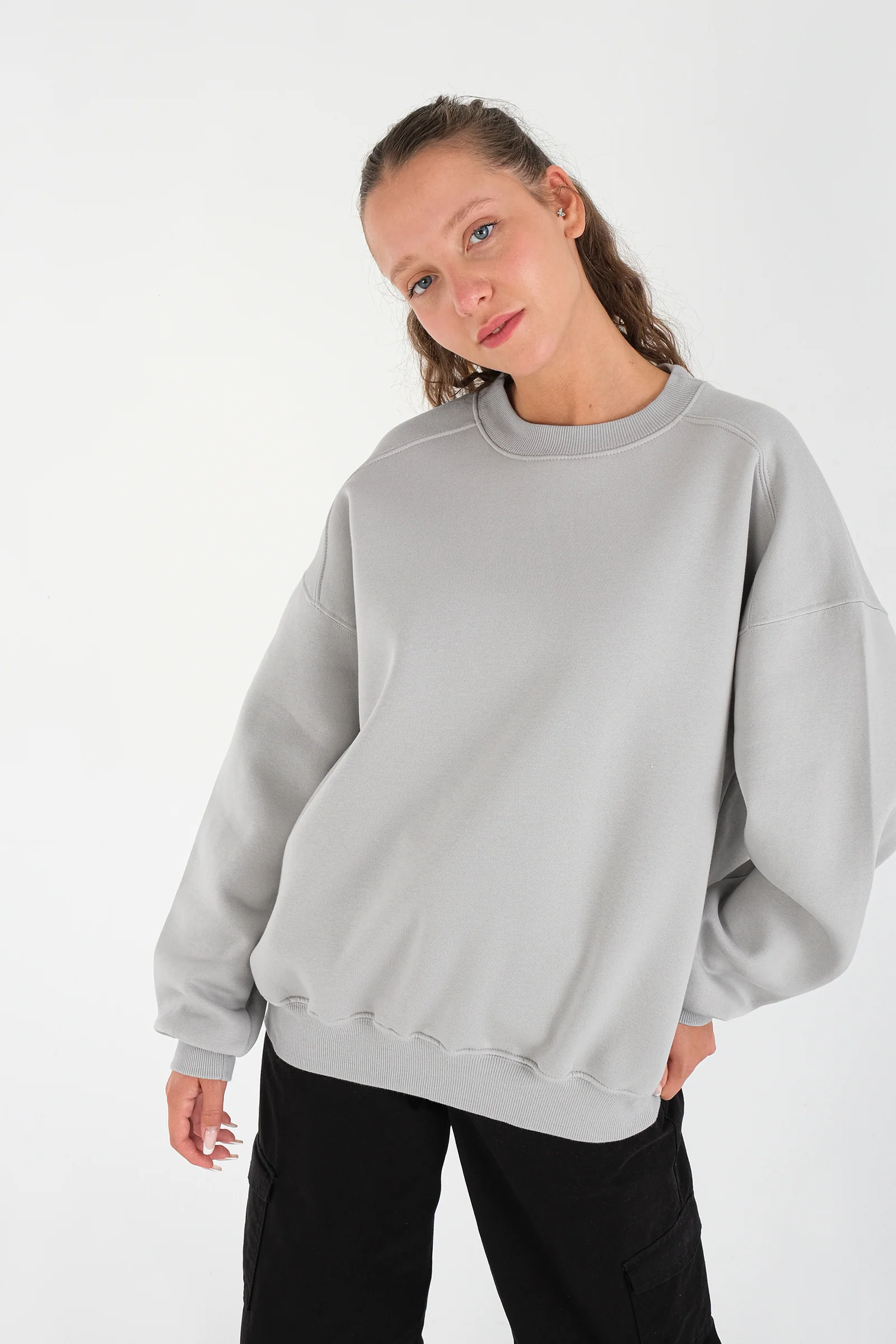 Round Neck Basic Sweatshirt - Image 24
