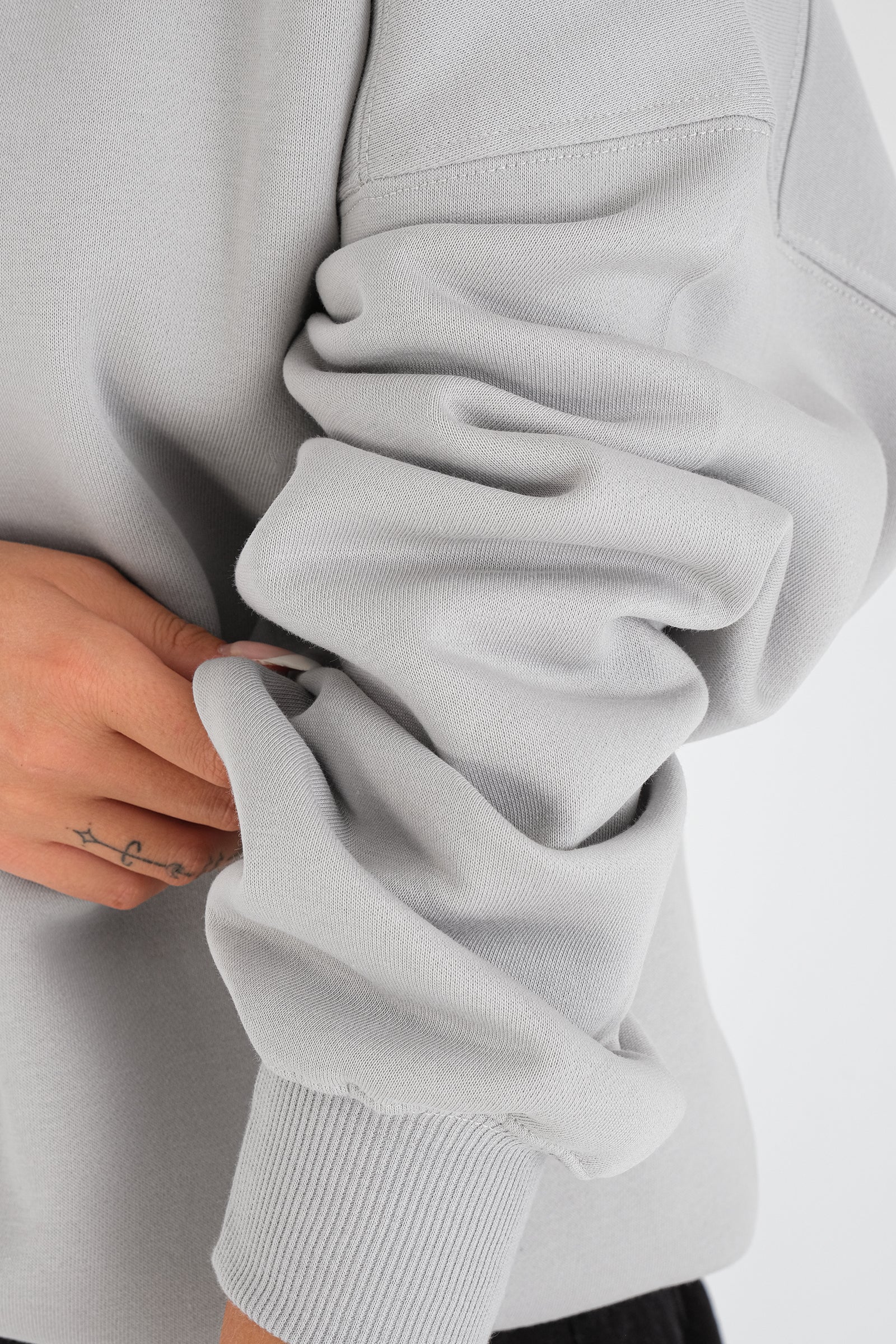 Round Neck Basic Sweatshirt - Image 25