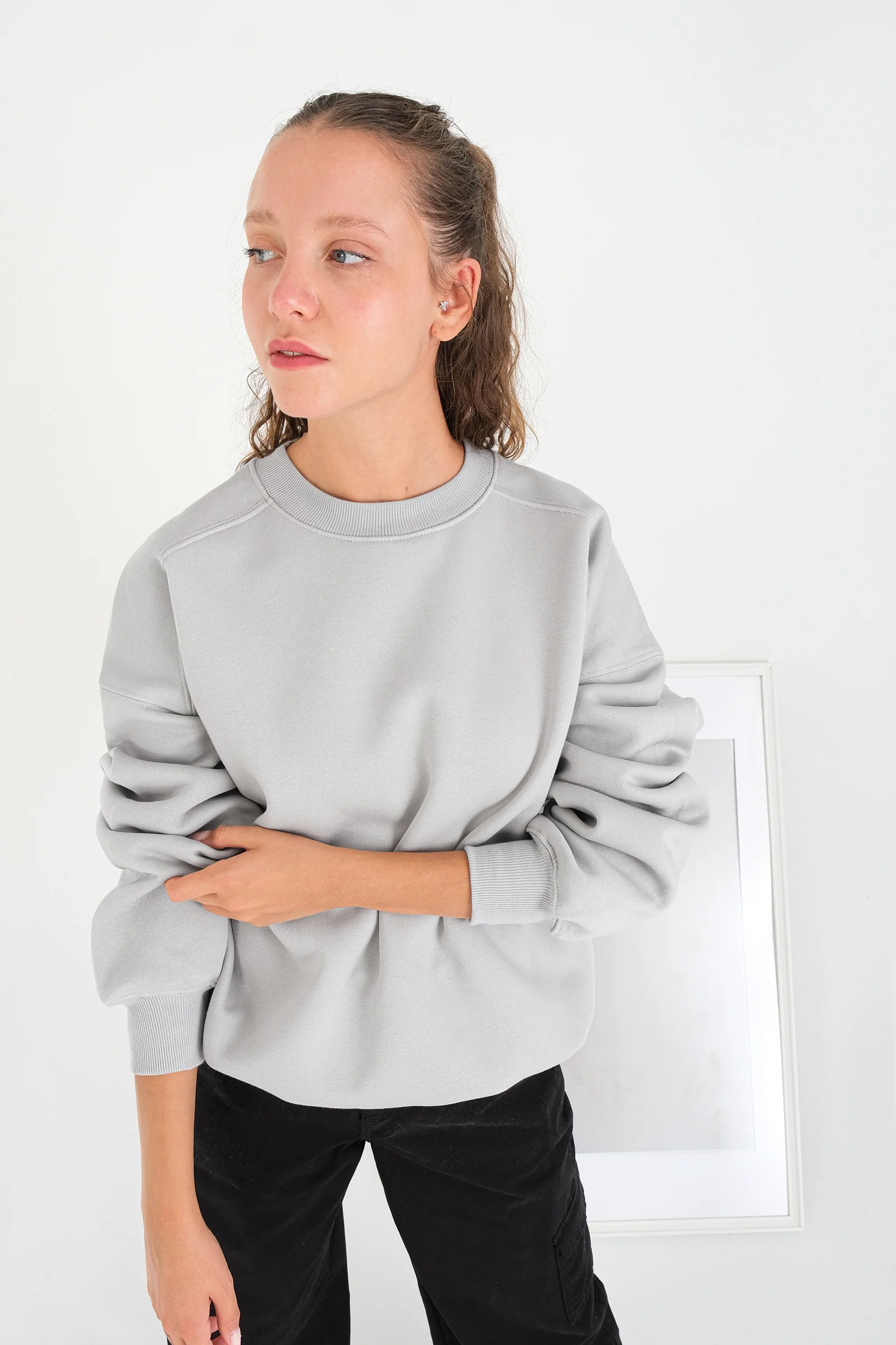 Round Neck Basic Sweatshirt - Image 26