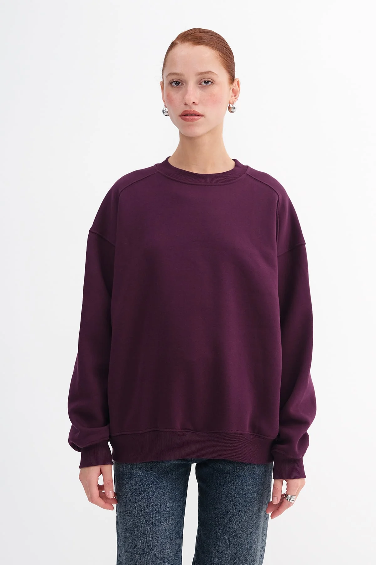 Round Neck Basic Sweatshirt - Image 3