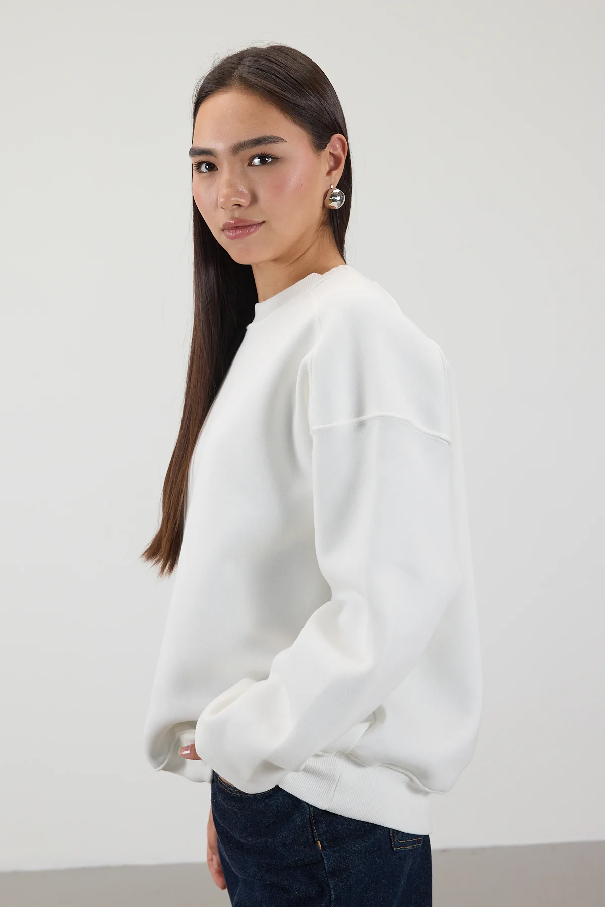 Round Neck Basic Sweatshirt - Image 34