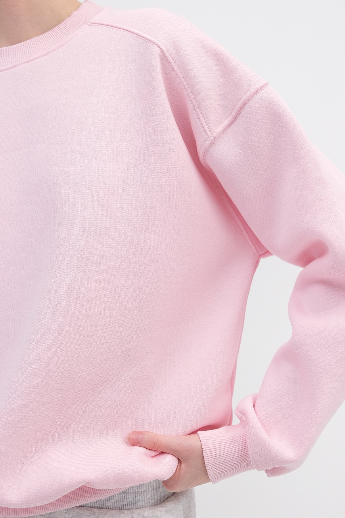Round Neck Basic Sweatshirt - Image 55