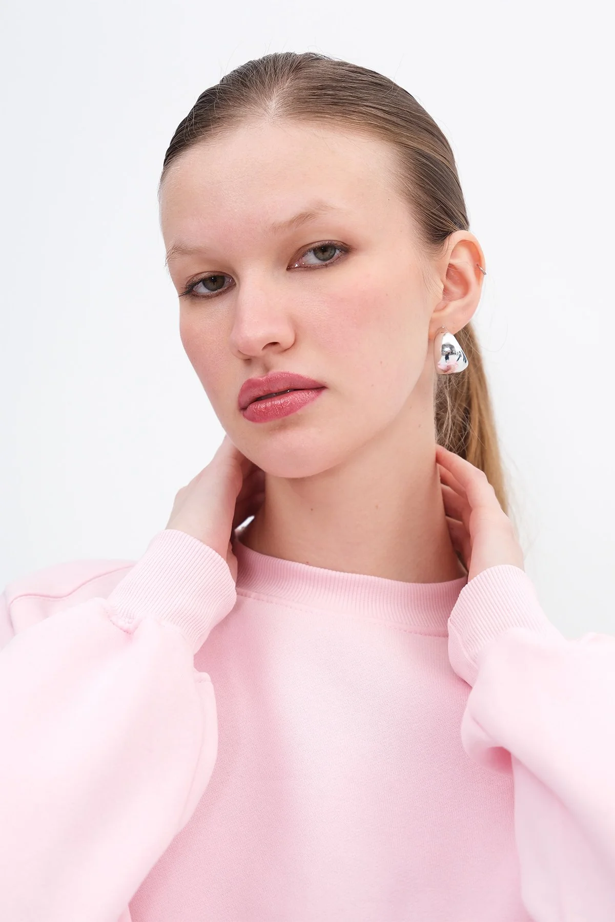 Round Neck Basic Sweatshirt - Image 56