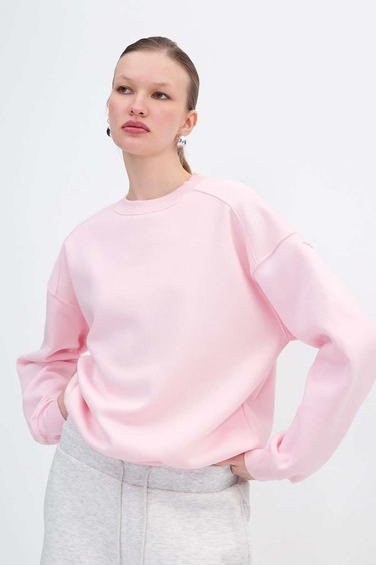 Round Neck Basic Sweatshirt - Image 58