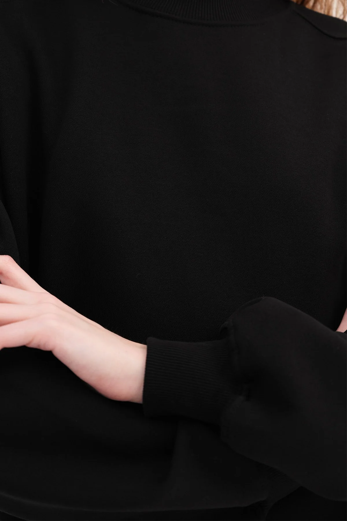 Round Neck Basic Sweatshirt - Image 62