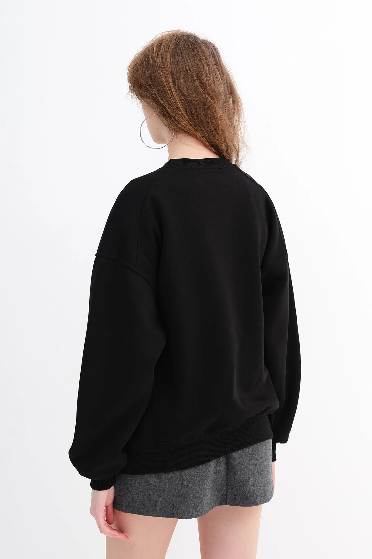 Round Neck Basic Sweatshirt - Image 65