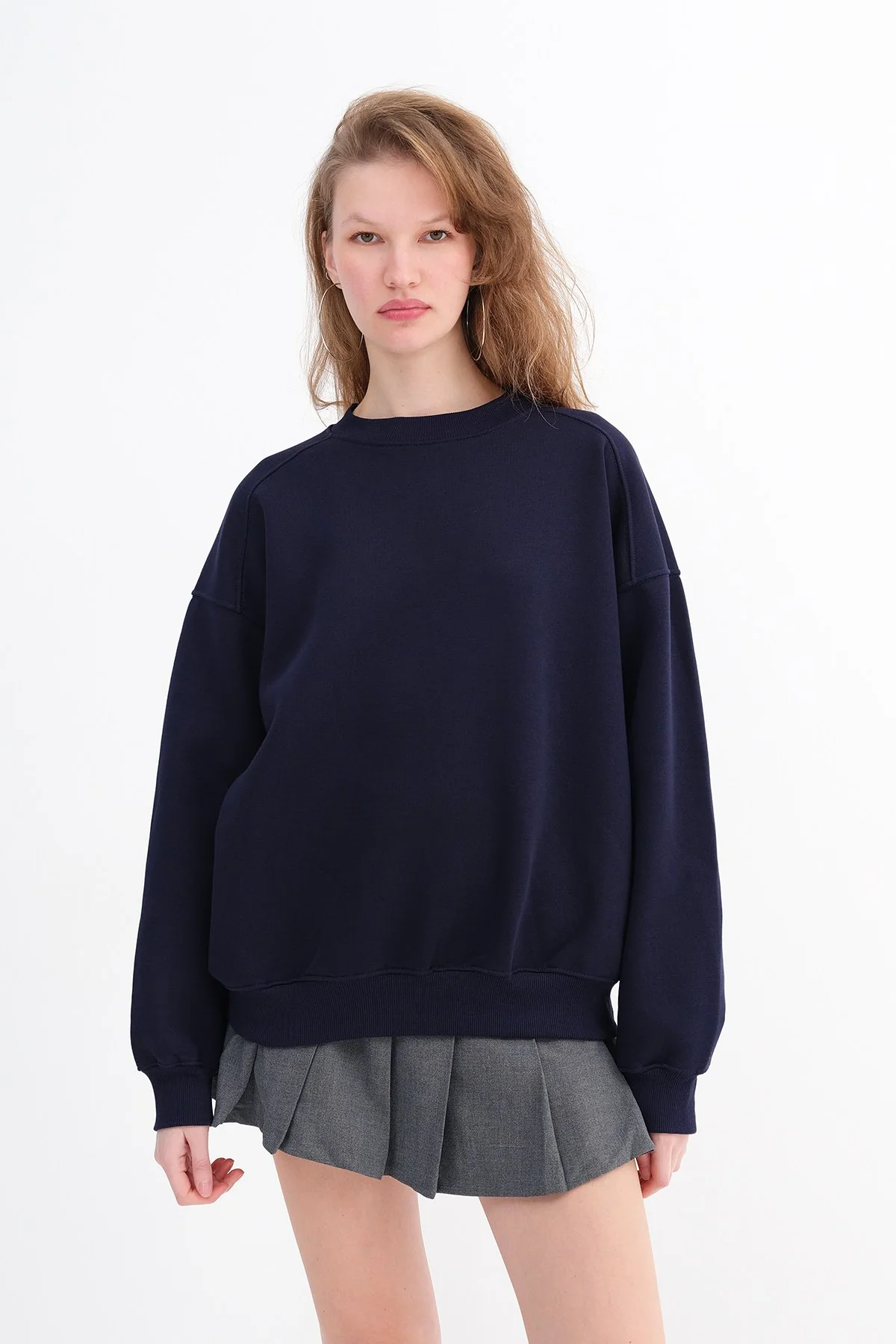 Round Neck Basic Sweatshirt - Image 68
