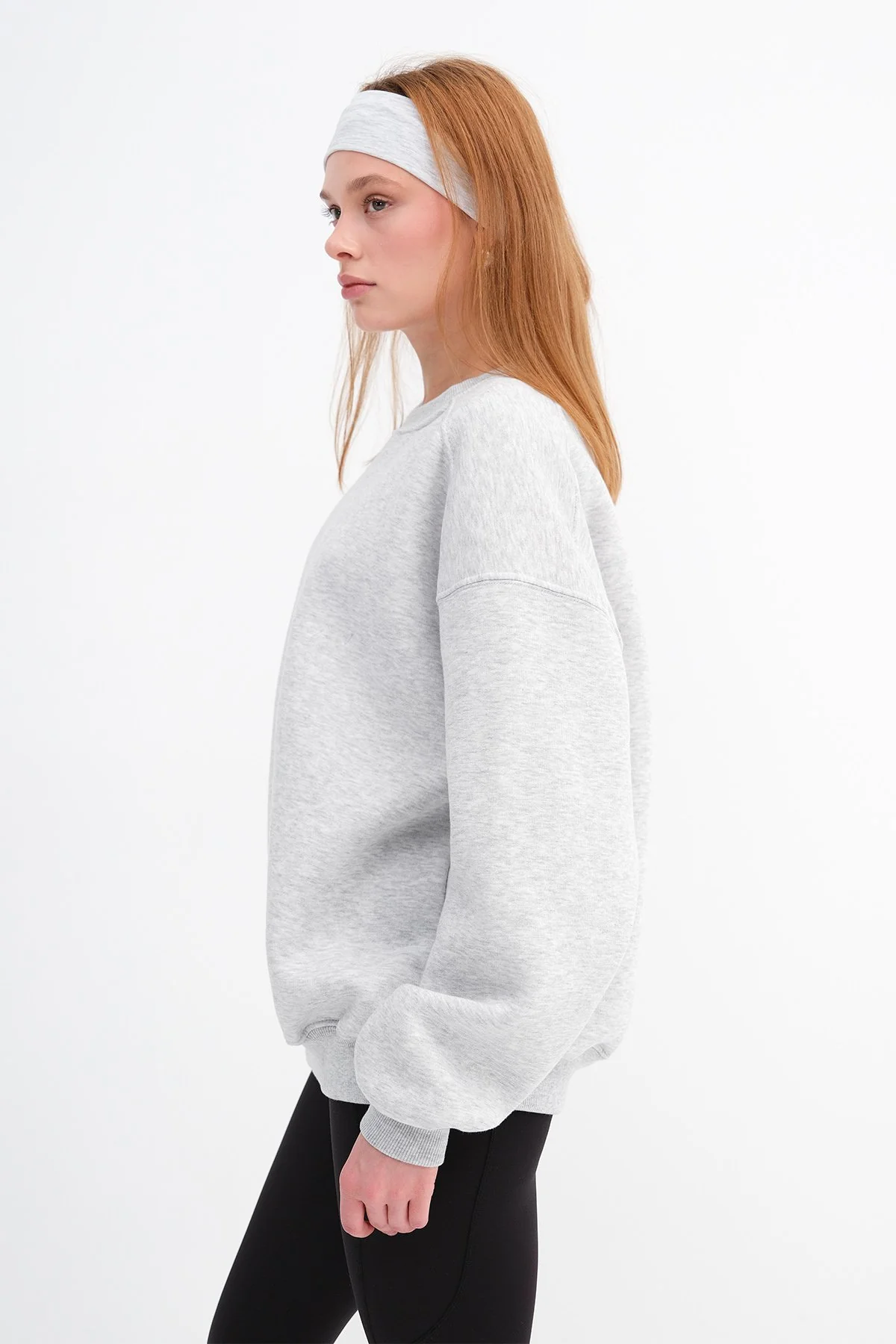 Round Neck Basic Sweatshirt - Image 77