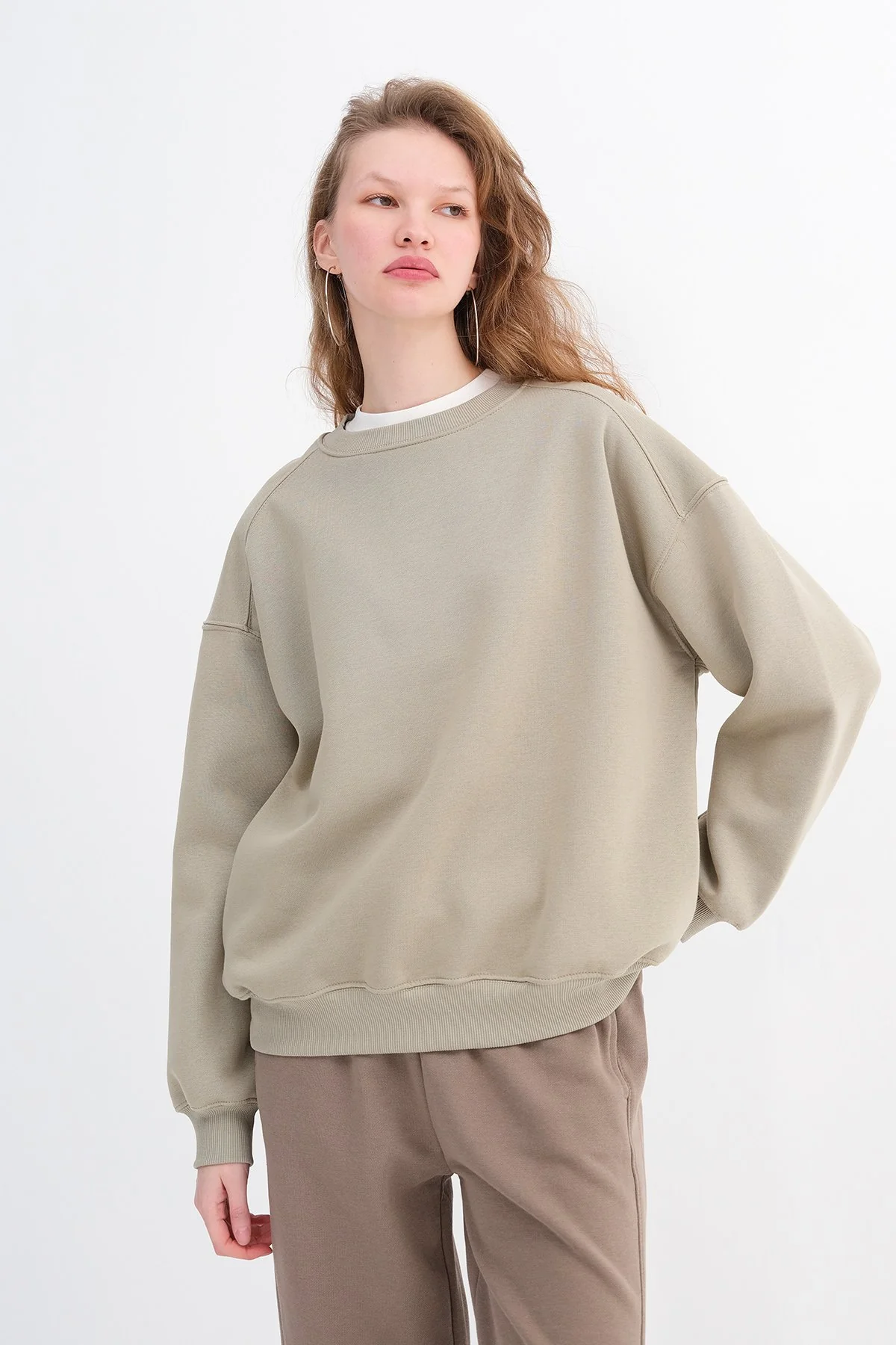 Round Neck Basic Sweatshirt - Image 79