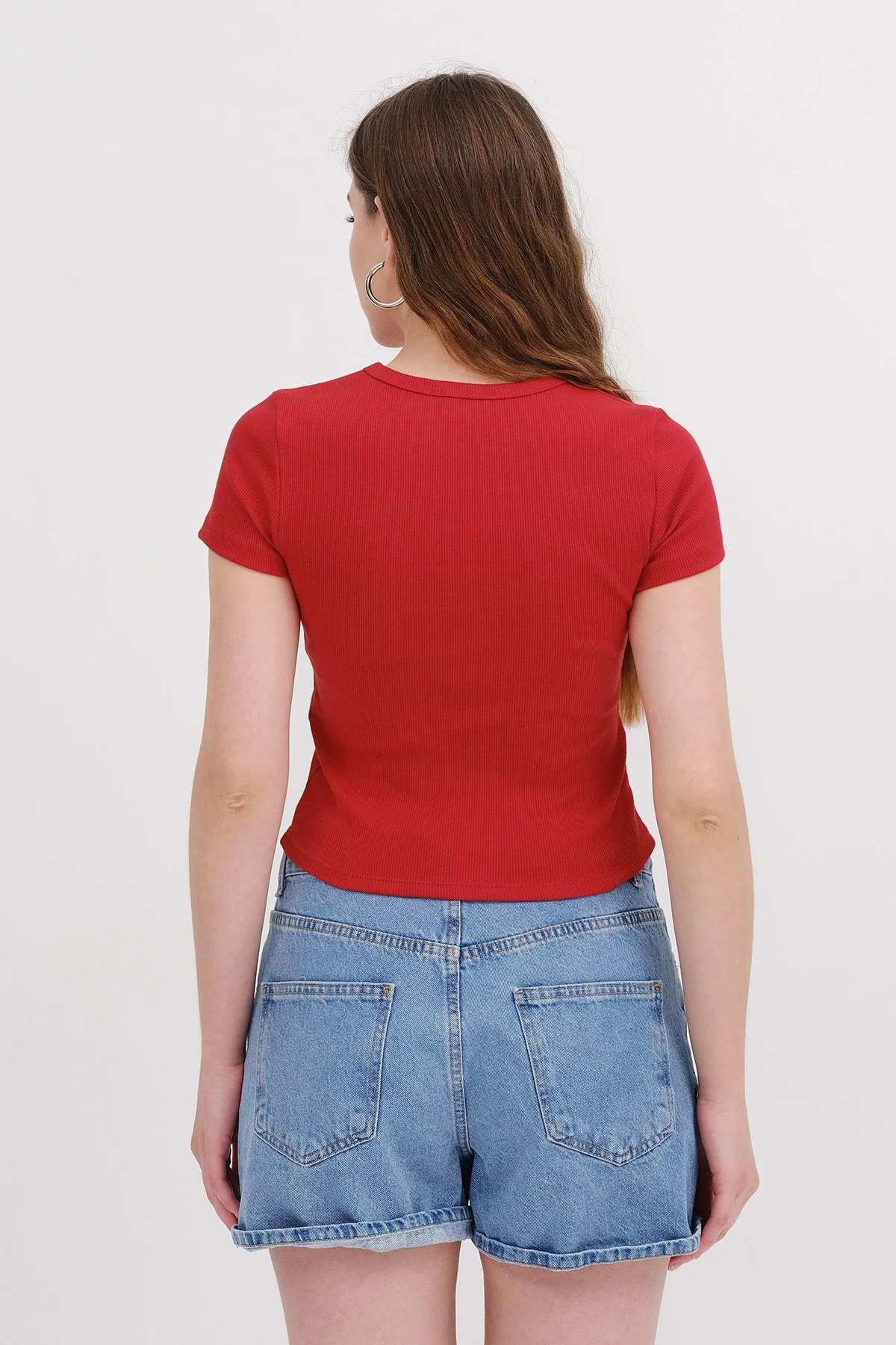 Round Neck Basic T-shirt - Image 12