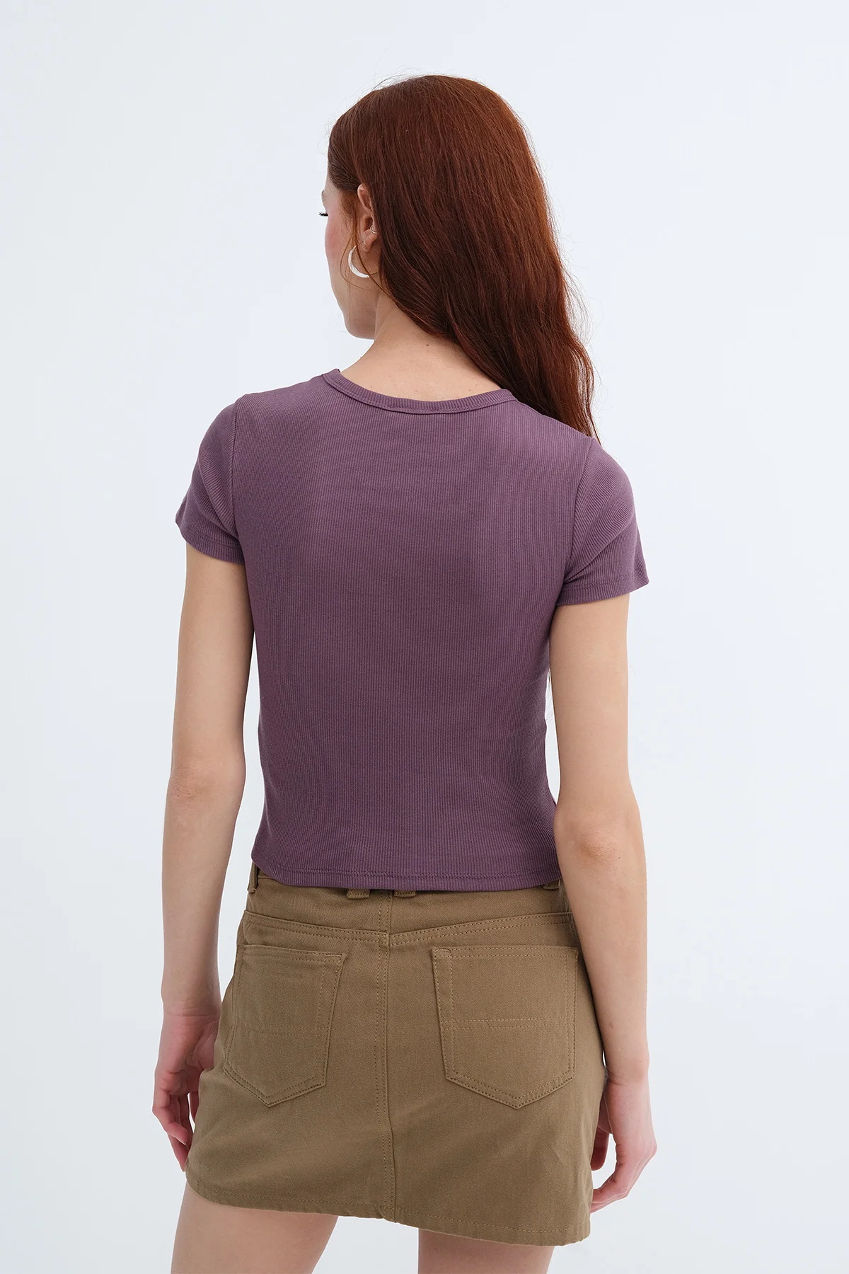 Round Neck Basic T-shirt - Image 13