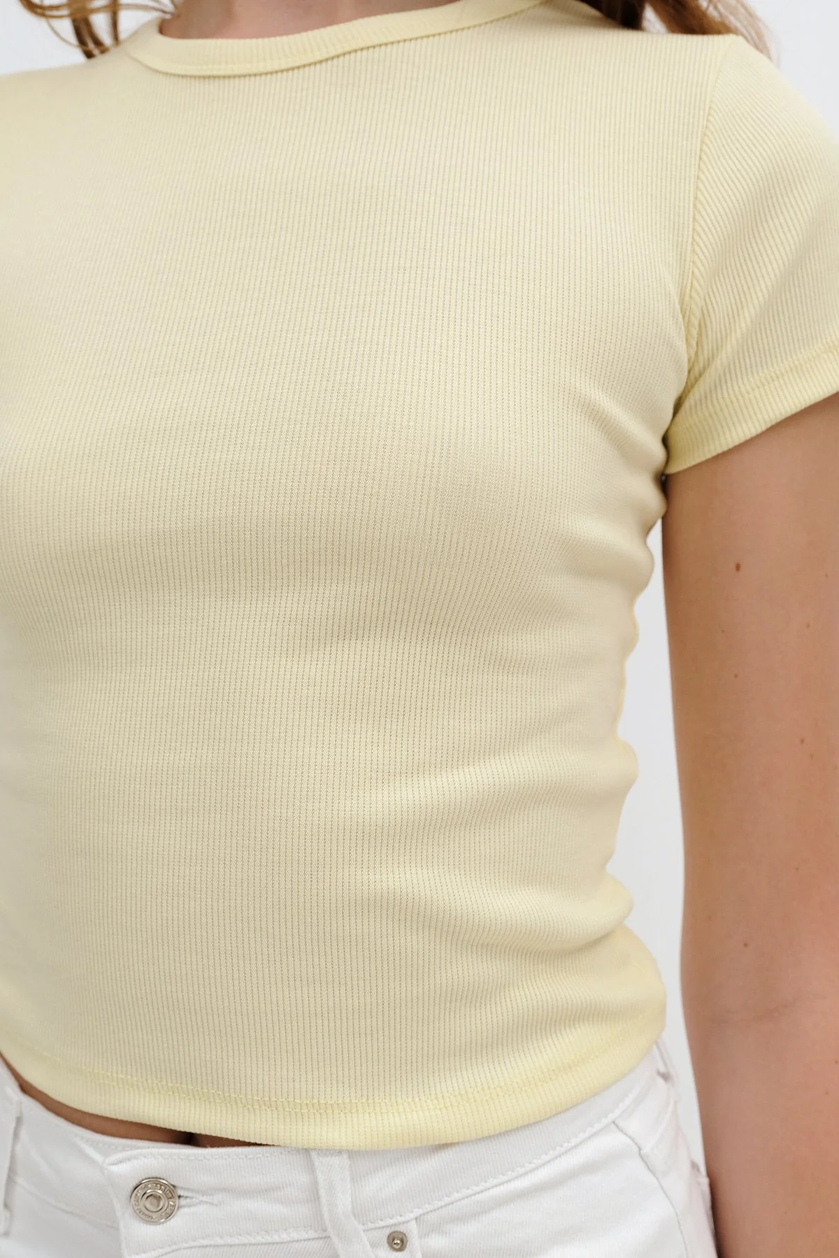 Round Neck Basic T-shirt - Image 17