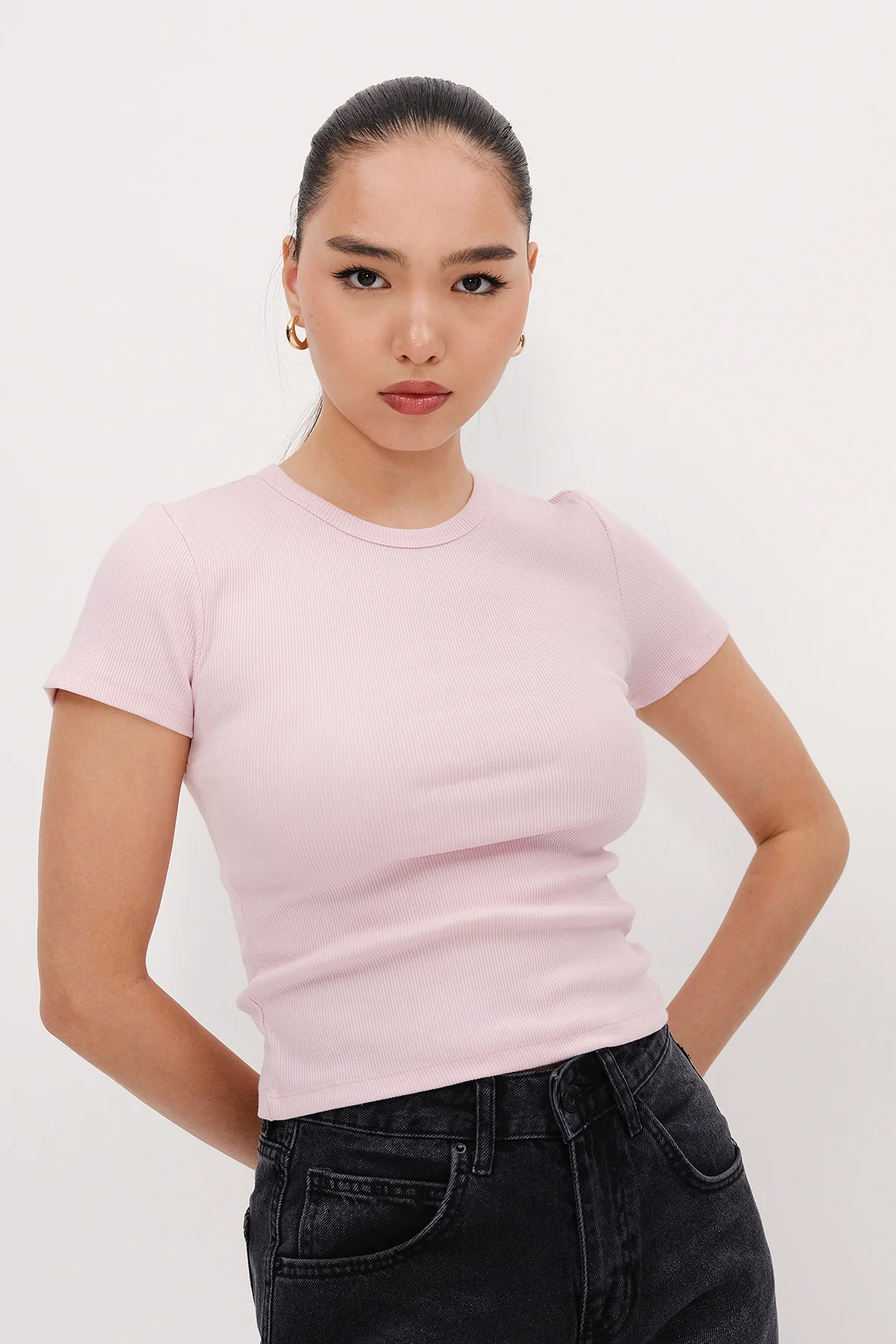 Round Neck Basic T-shirt - Image 21