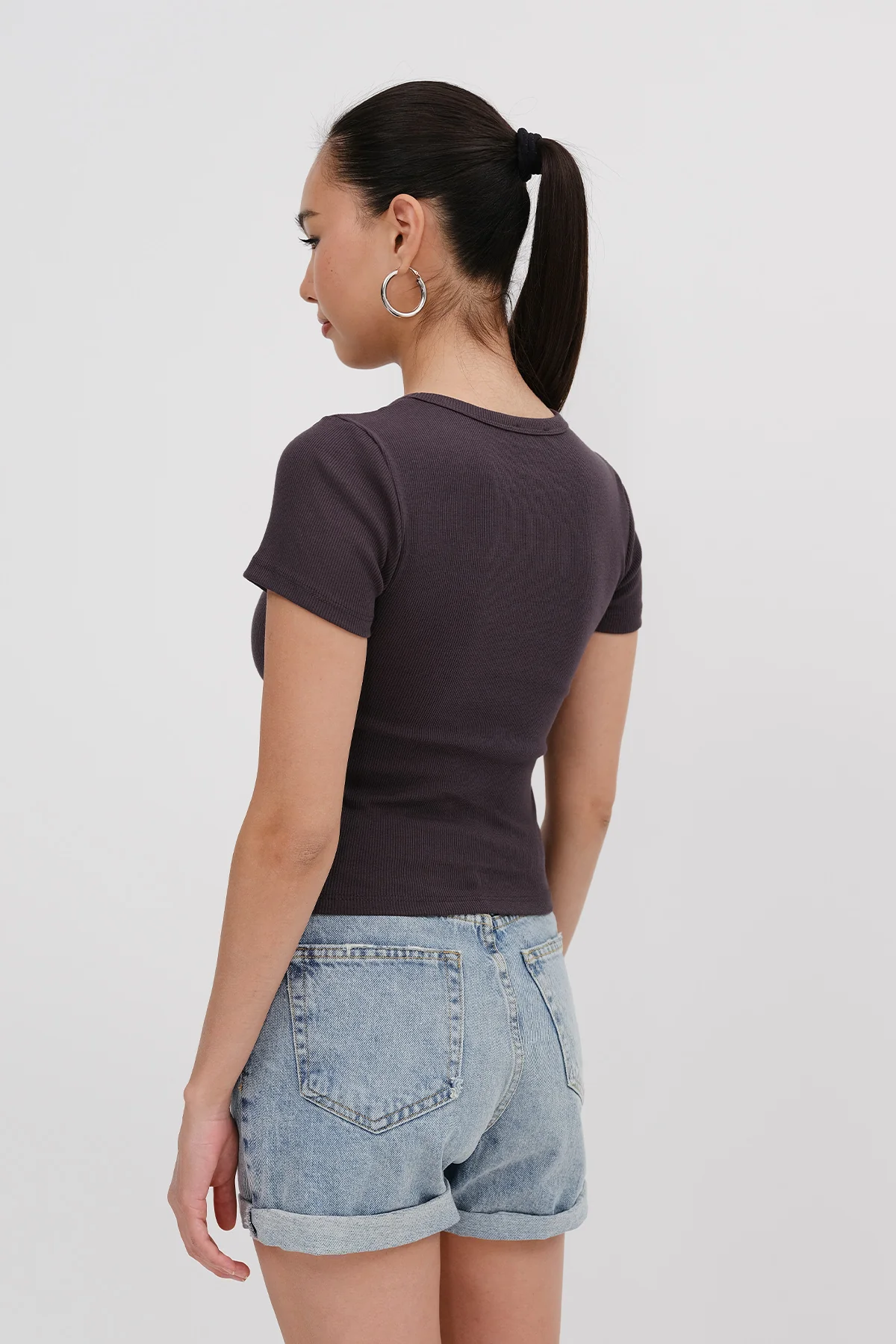 Round Neck Basic T-shirt - Image 31