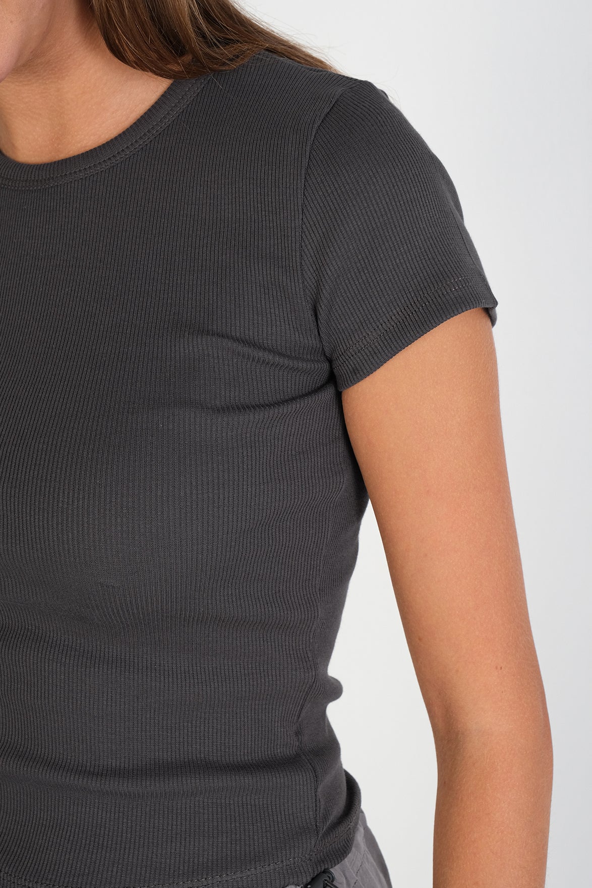 Round Neck Basic T-shirt - Image 79
