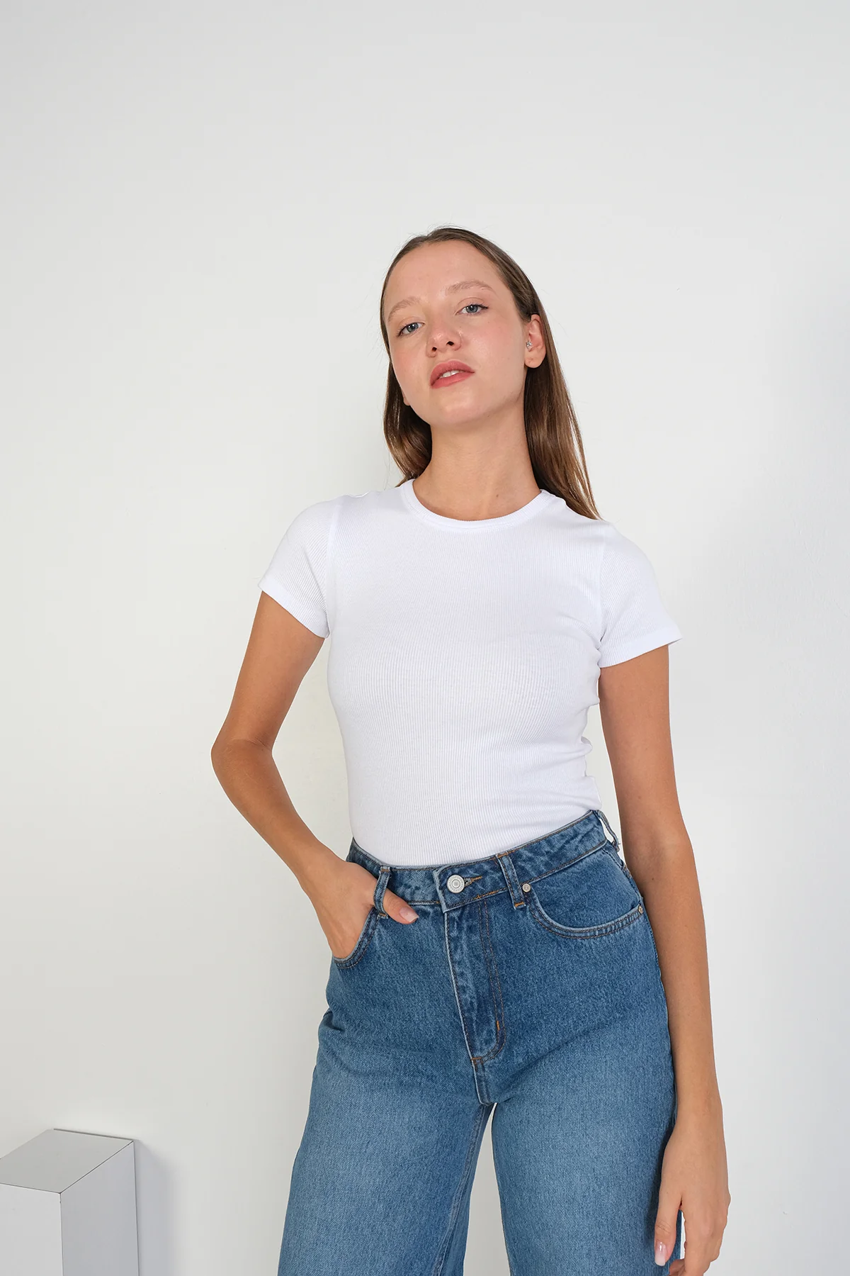 Round Neck Basic T-shirt - Image 90