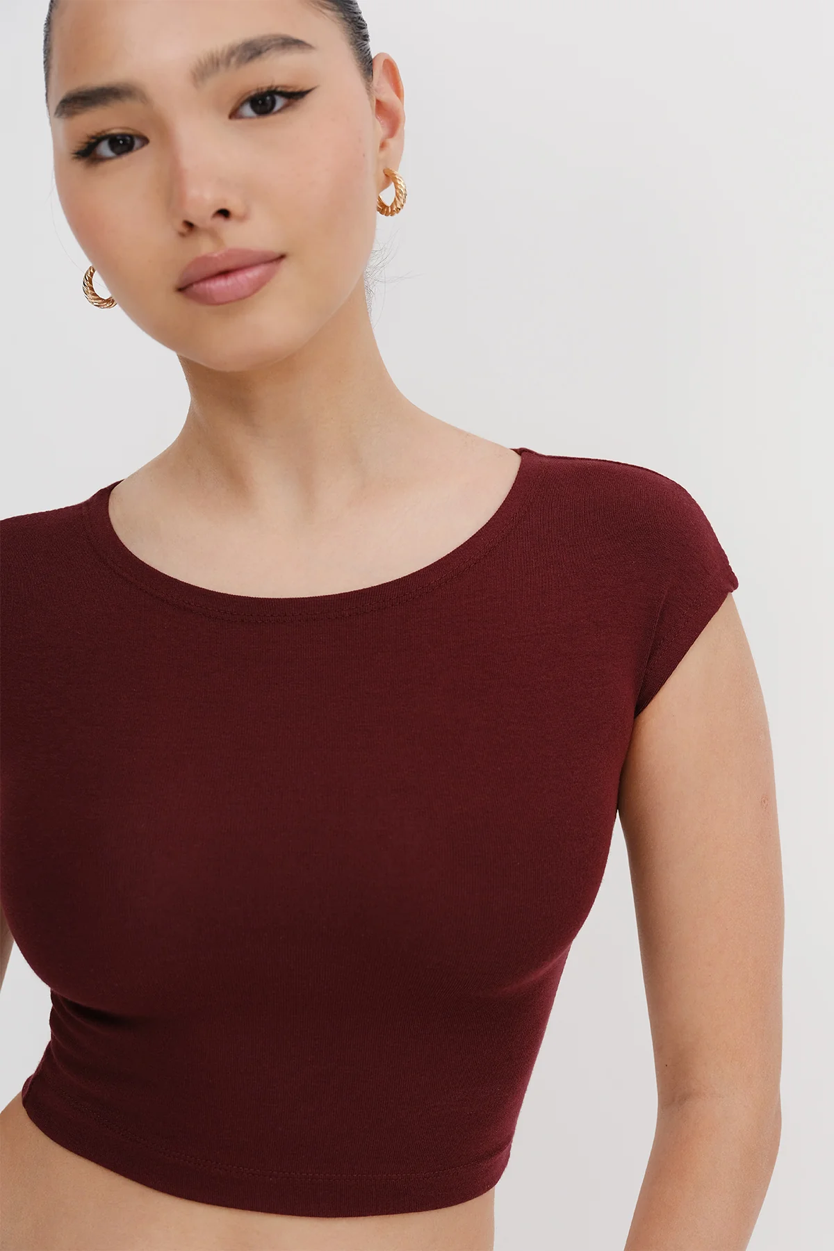Sleeveless Crop Tank Top - Image 3