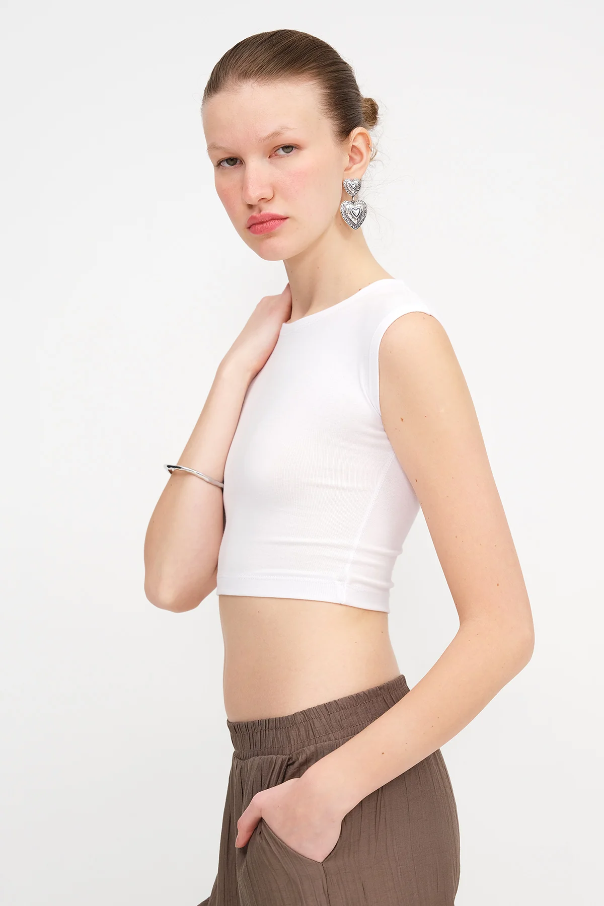 Sleeveless Crop Tank Top - Image 34