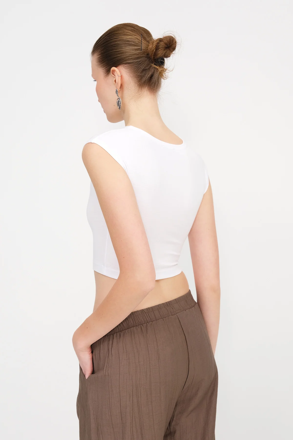 Sleeveless Crop Tank Top - Image 35