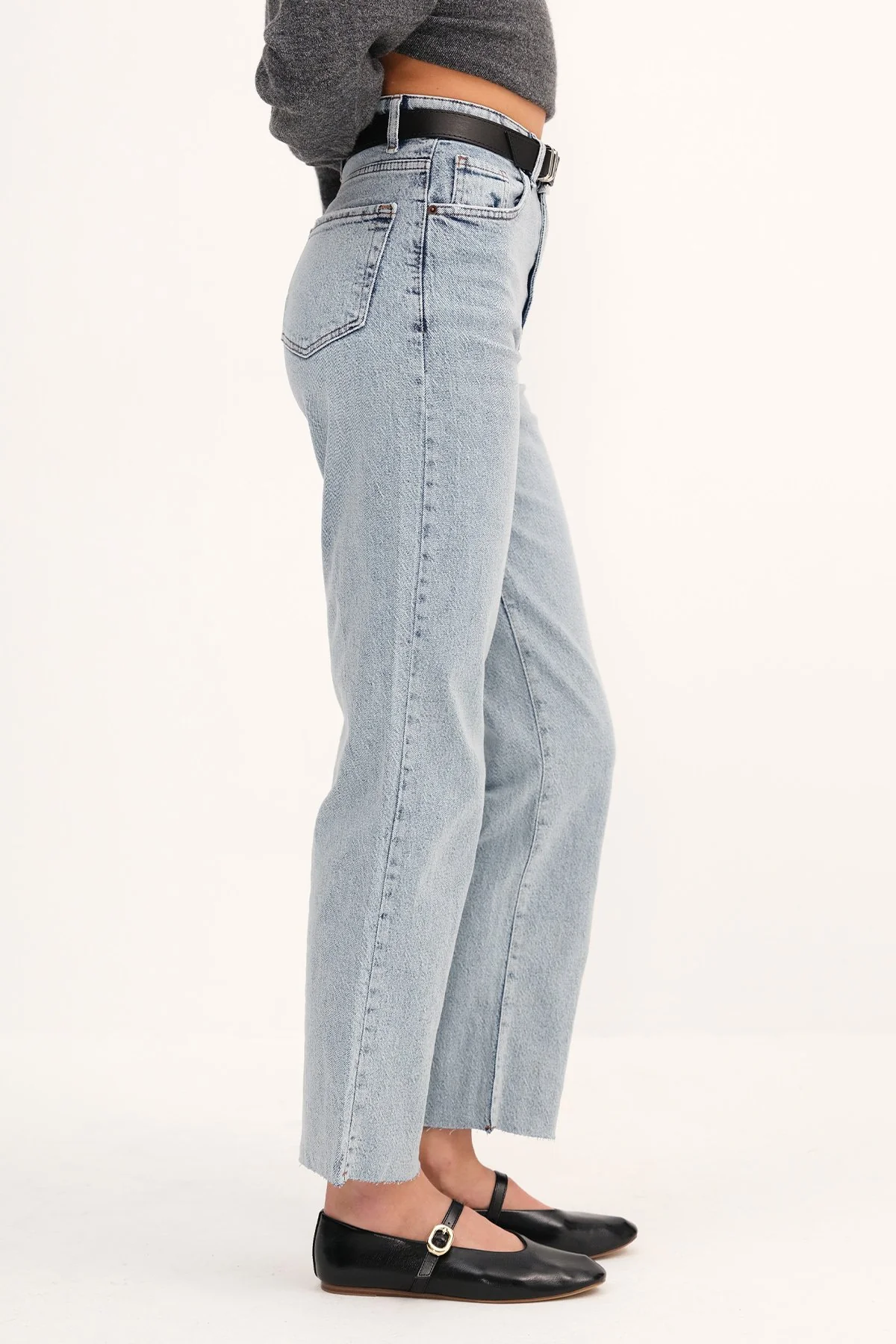 Straight Leg Jeans with Belt - Image 34
