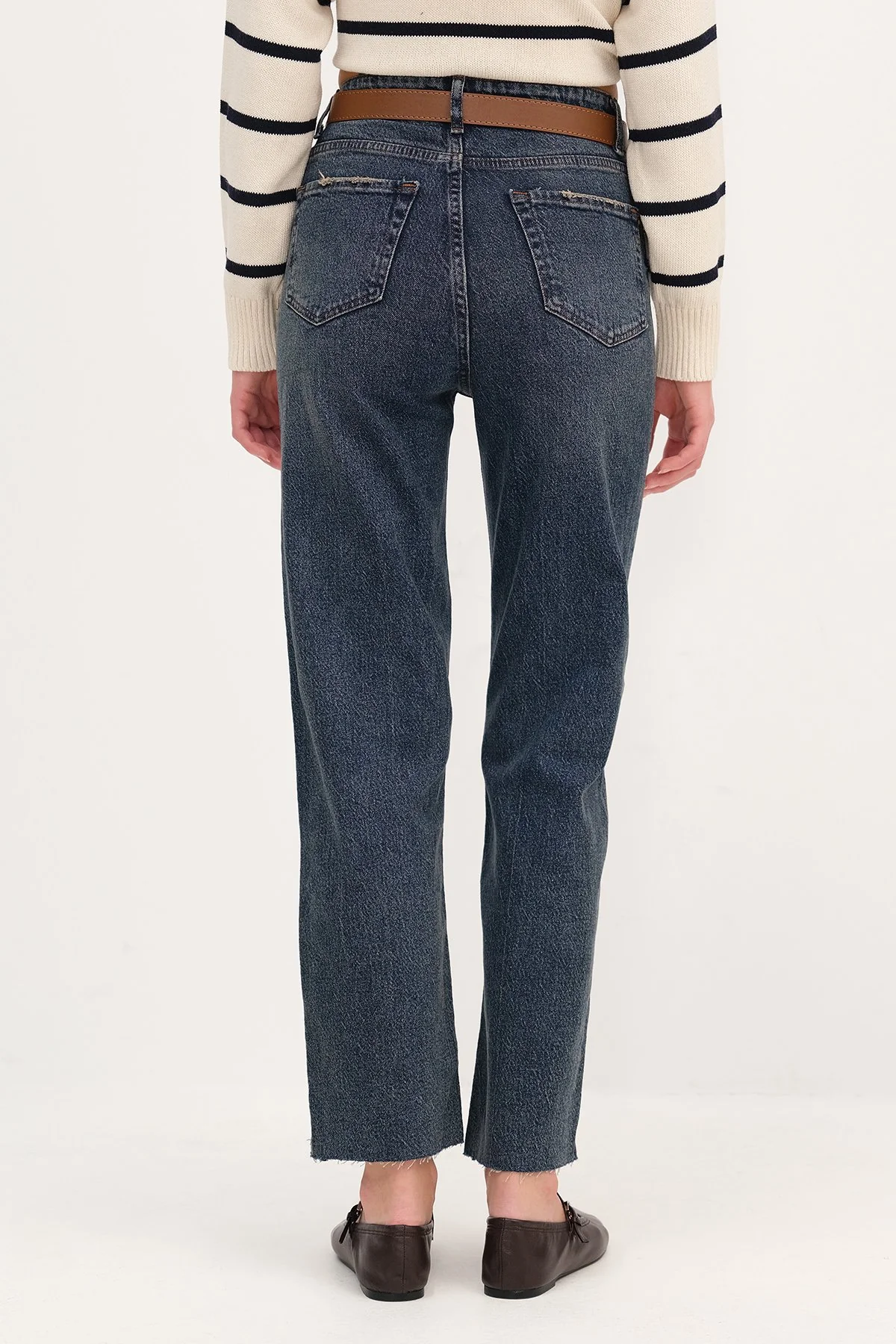 Straight Leg Jeans with Belt - Image 42