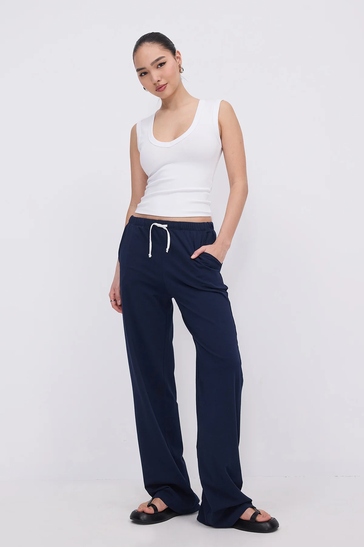 Tied Wide Leg Tracksuit - Image 7