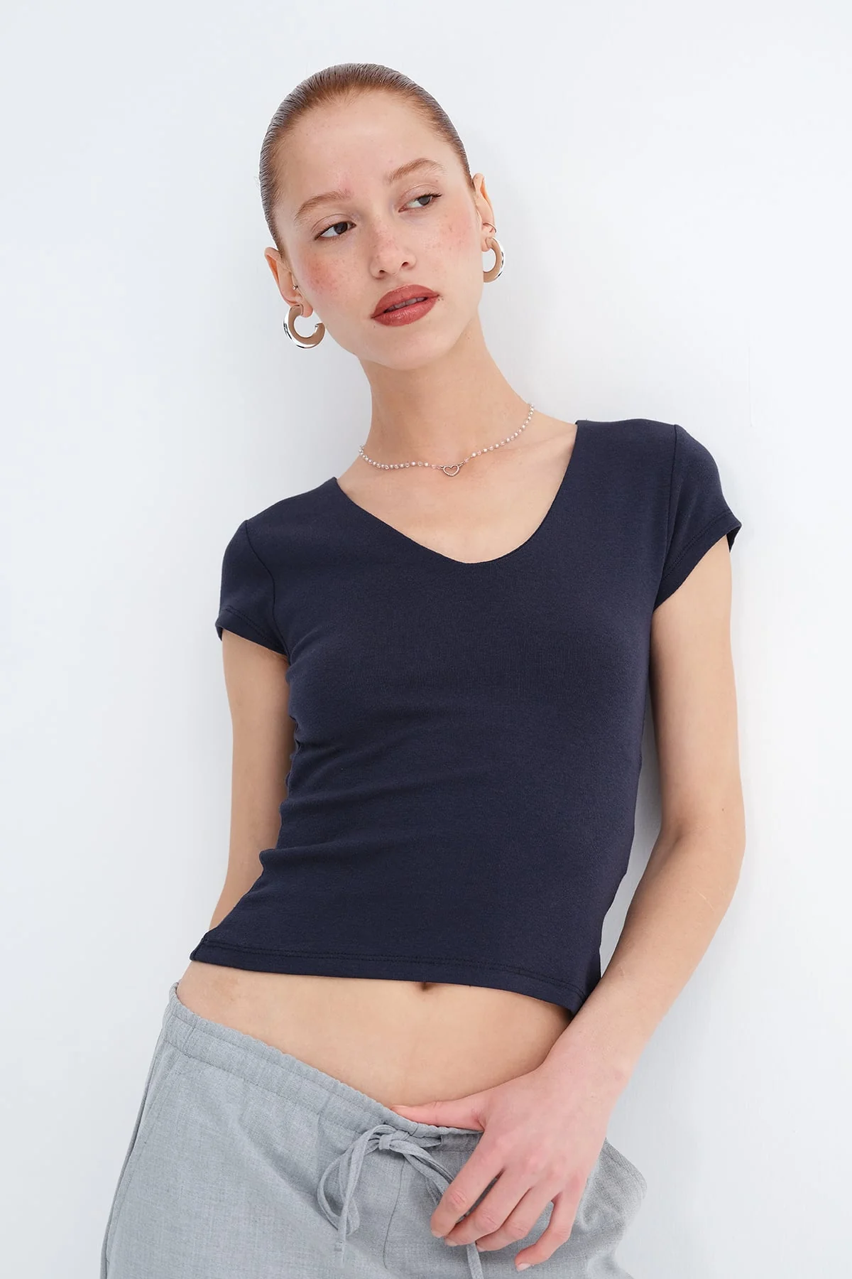 V-Neck Modal T-shirt - Image 12