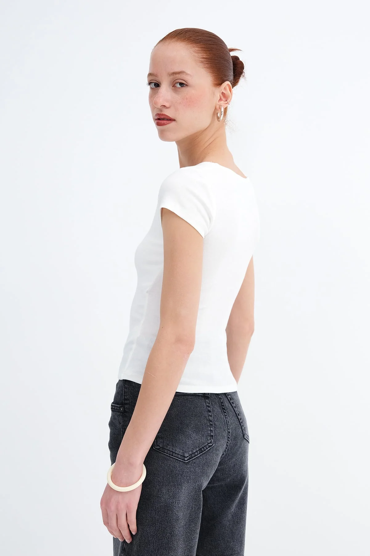 V-Neck Modal T-shirt - Image 17