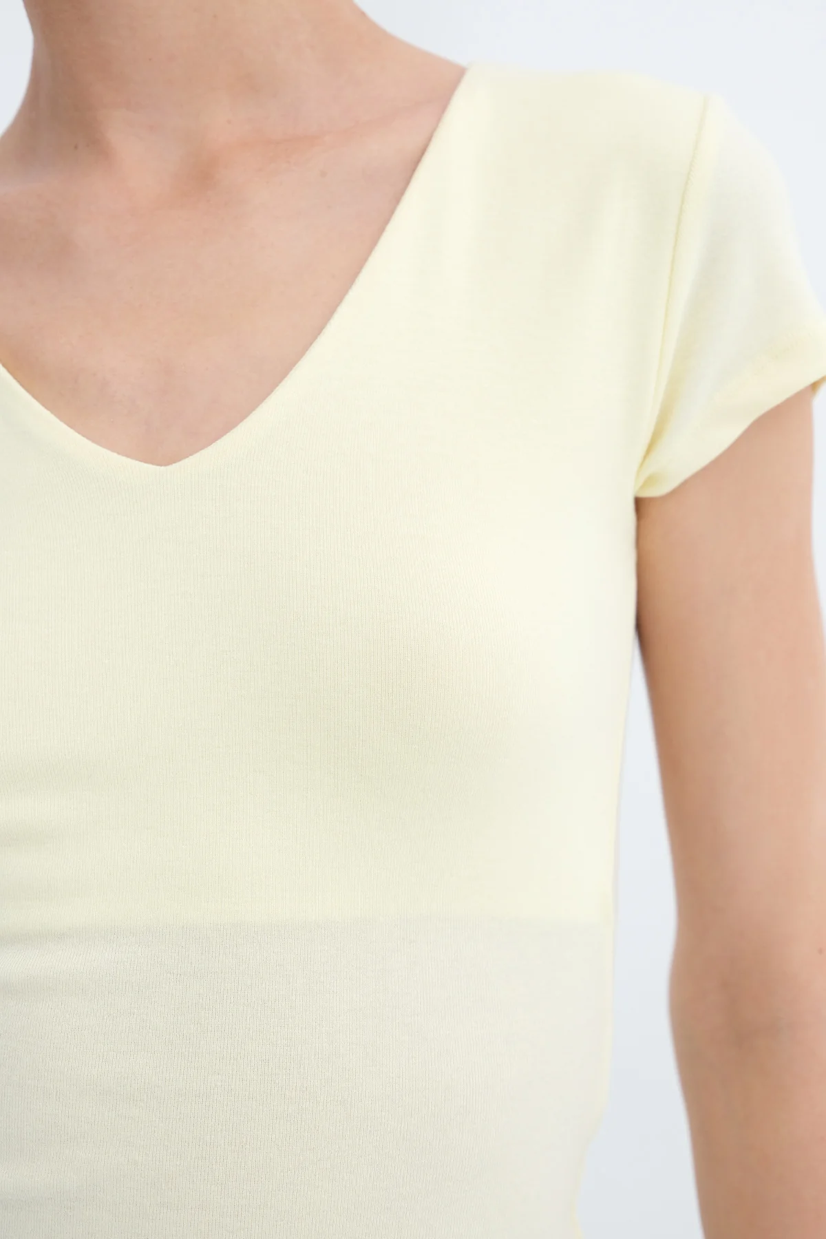 V-Neck Modal T-shirt - Image 22