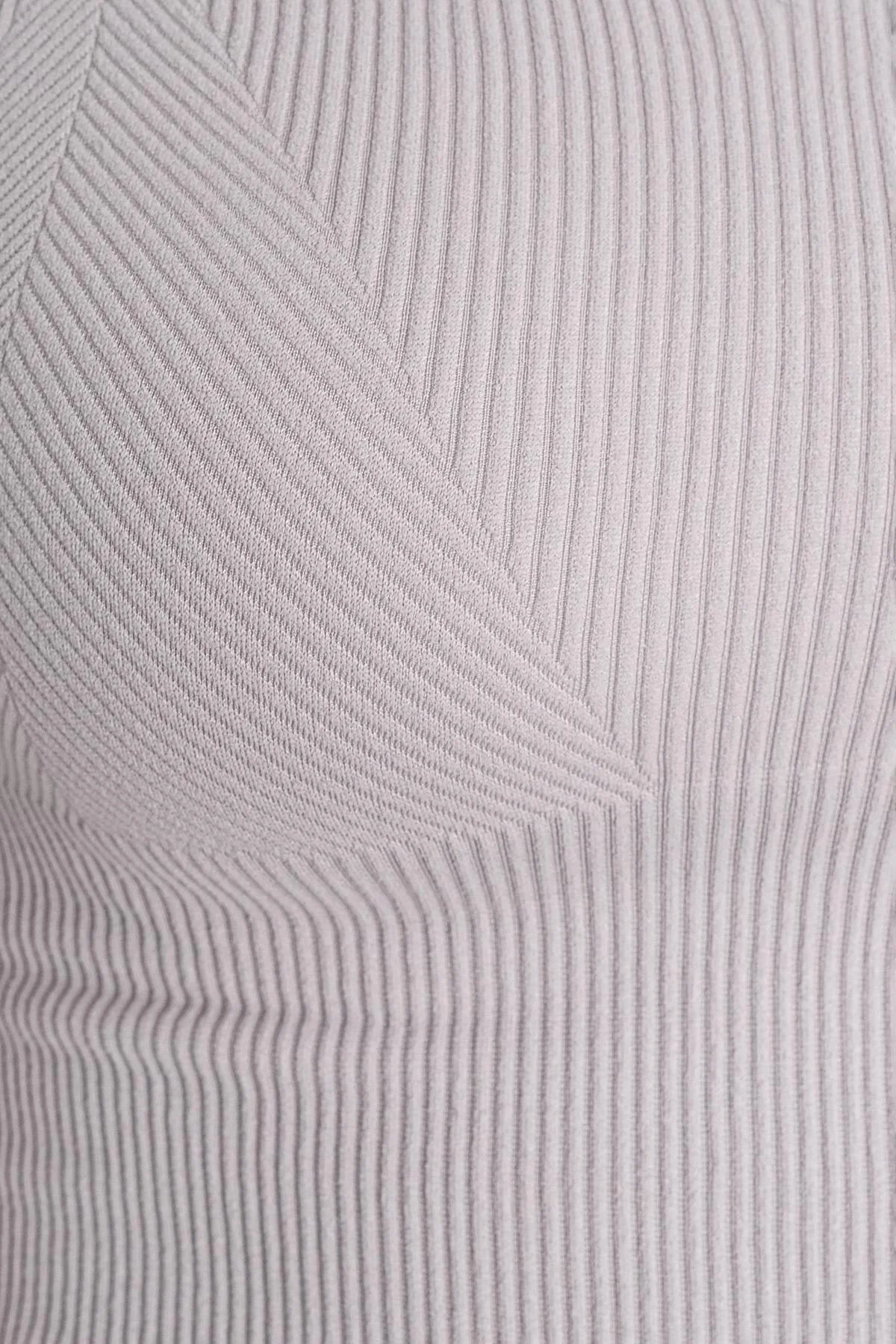 V-Neck Seamless Crop Top - Image 29